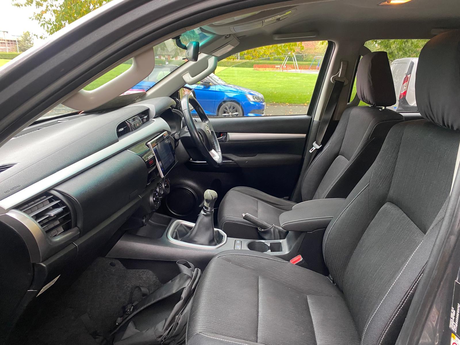 Toyota Hilux 2.4 D-4D Icon Pickup Double Cab 4dr Diesel Manual 4WD Euro 6 (3.5t) (150 ps)