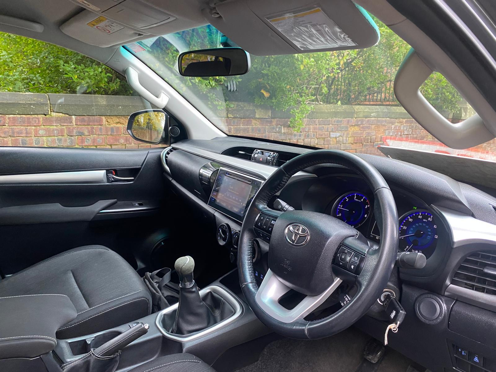 Toyota Hilux 2.4 D-4D Icon Pickup Double Cab 4dr Diesel Manual 4WD Euro 6 (3.5t) (150 ps)