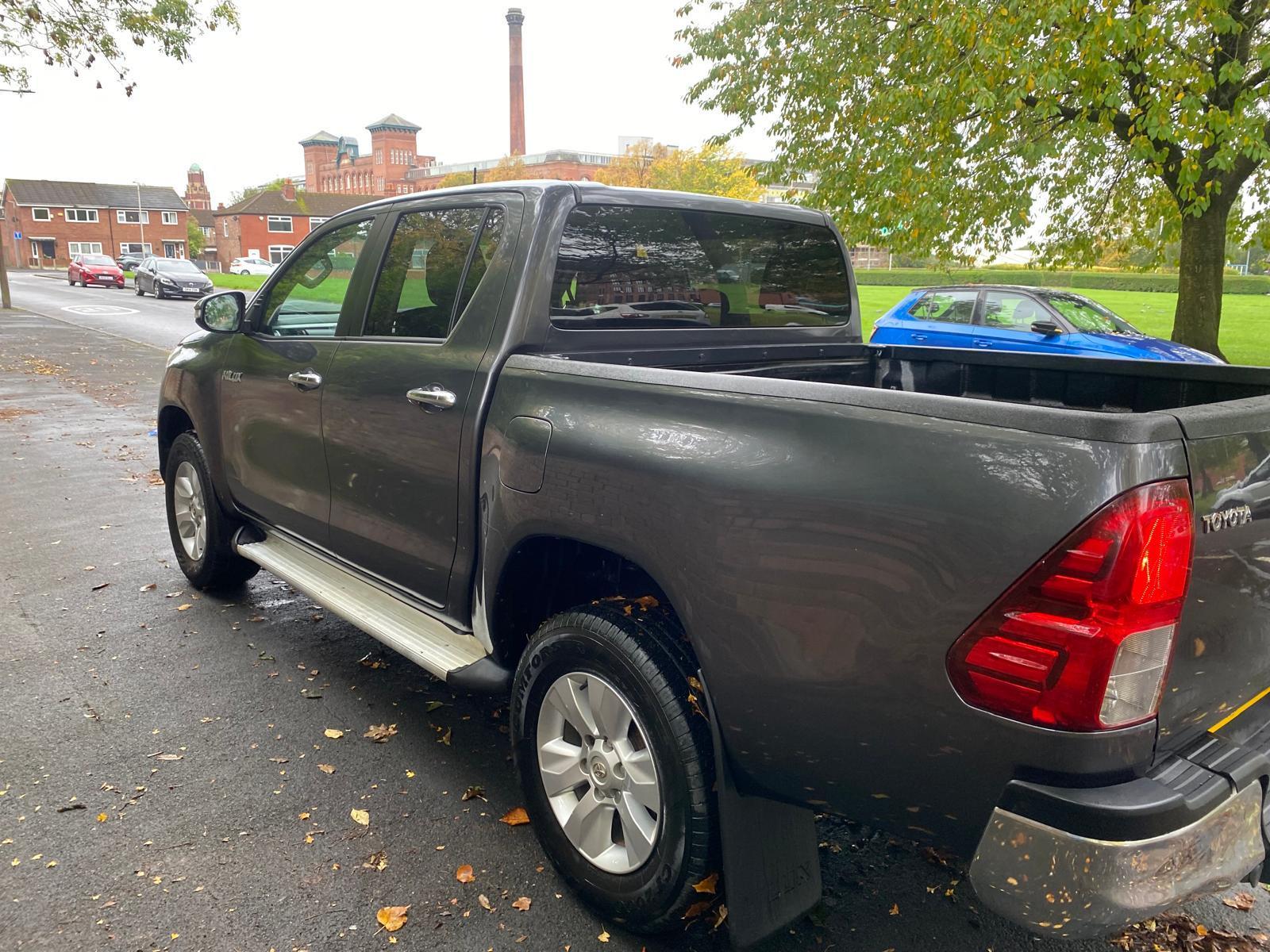 Toyota Hilux 2.4 D-4D Icon Pickup Double Cab 4dr Diesel Manual 4WD Euro 6 (3.5t) (150 ps)