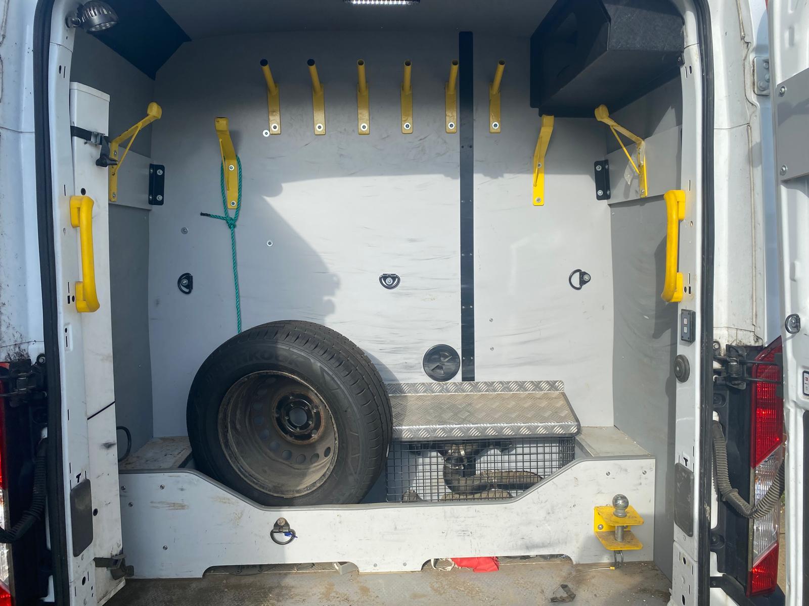 Ford Transit 2.0 350 EcoBlue Leader Panel Van 5dr Diesel Manual FWD L2 H2 Euro 6 (s/s) (170 ps) (MESS / WELFARE VAN)