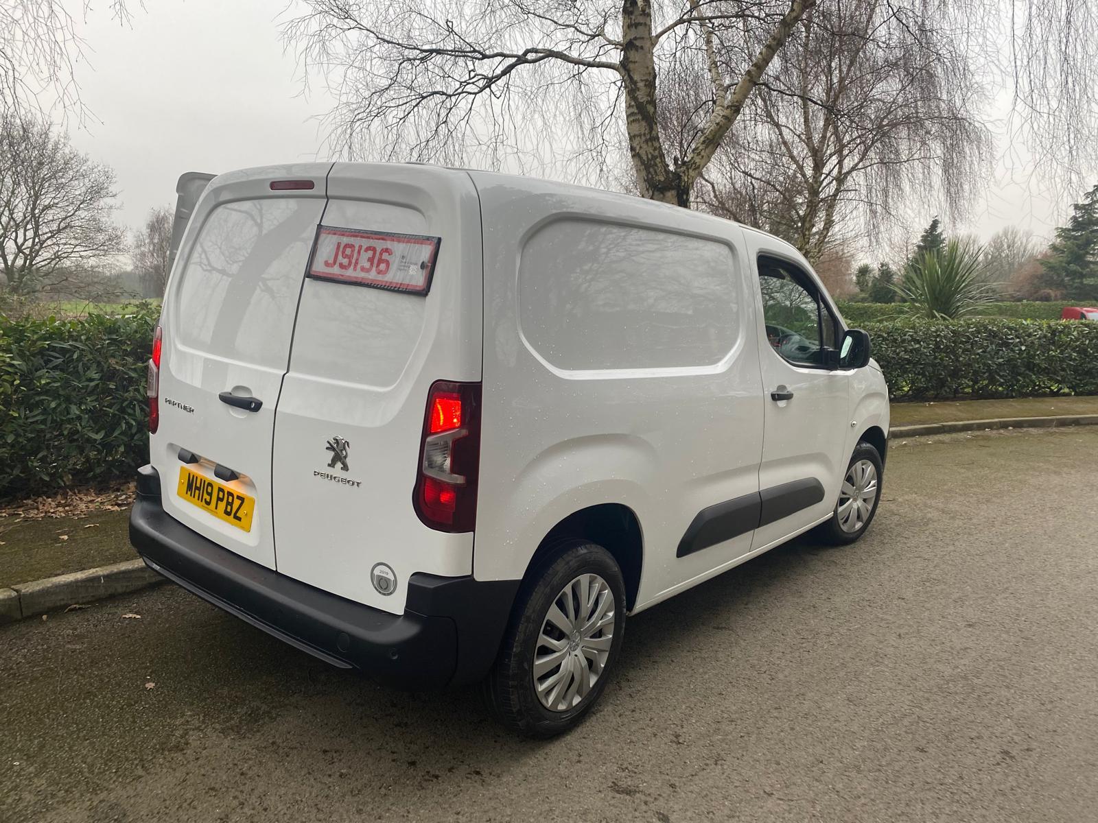 Peugeot Partner 1.6 BlueHDi 1000 Professional Standard Panel Van 5dr Diesel Manual SWB Euro 6 (s/s) (100 bhp)