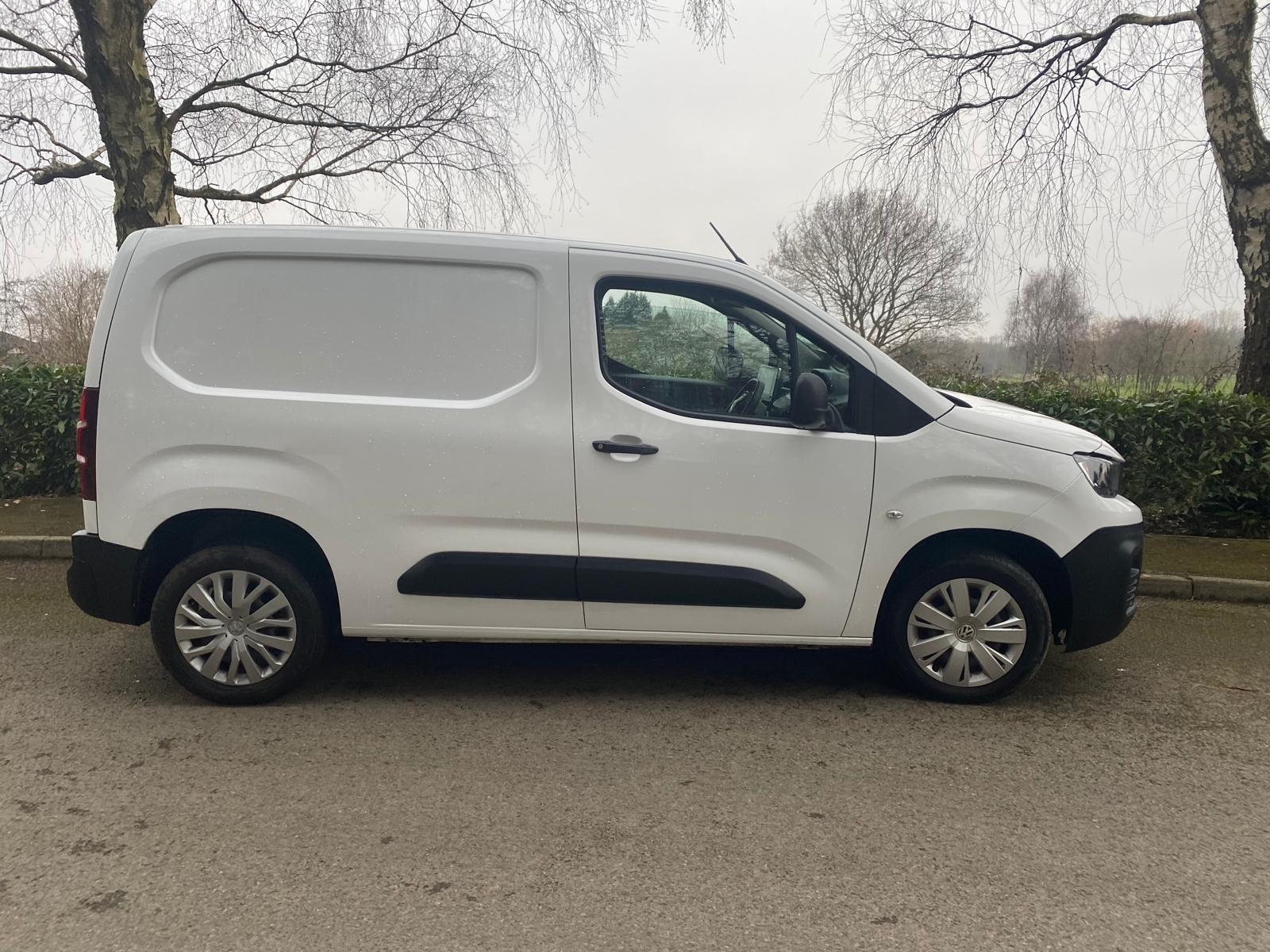 Peugeot Partner 1.6 BlueHDi 1000 Professional Standard Panel Van 5dr Diesel Manual SWB Euro 6 (s/s) (100 bhp)