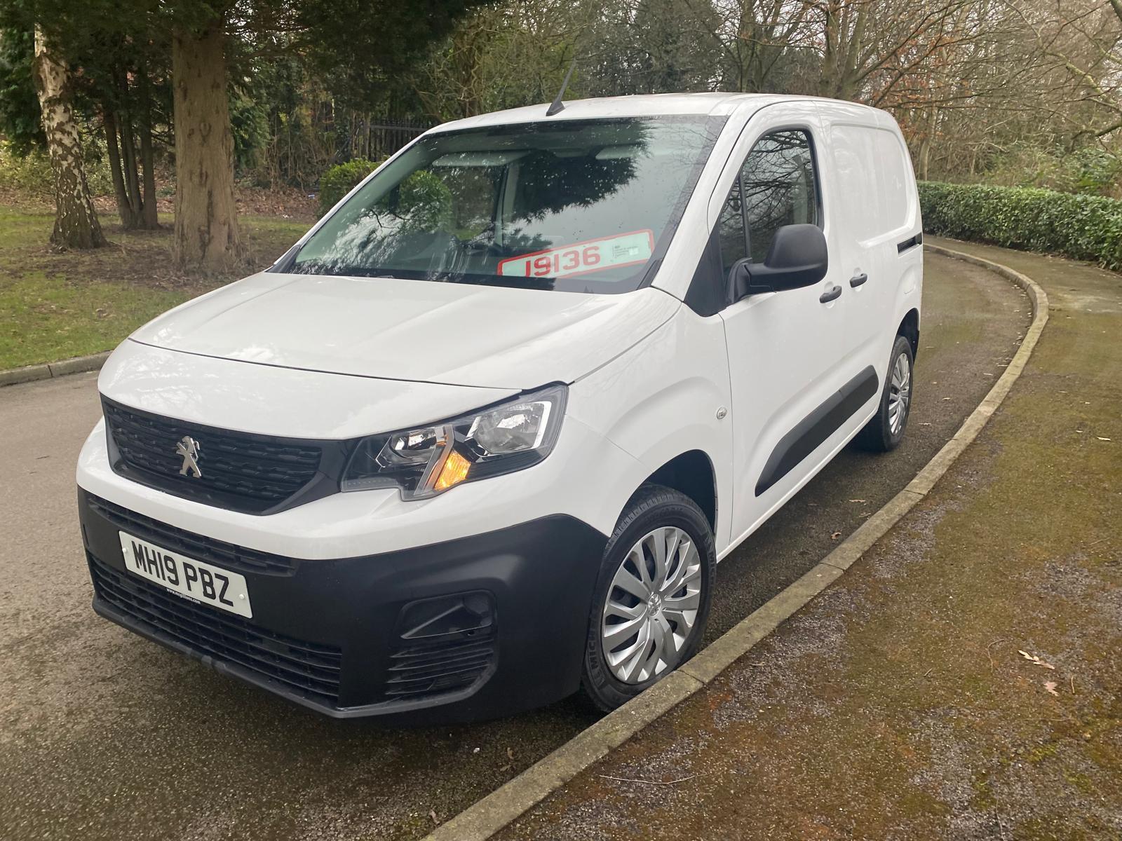 Peugeot Partner 1.6 BlueHDi 1000 Professional Standard Panel Van 5dr Diesel Manual SWB Euro 6 (s/s) (100 bhp)