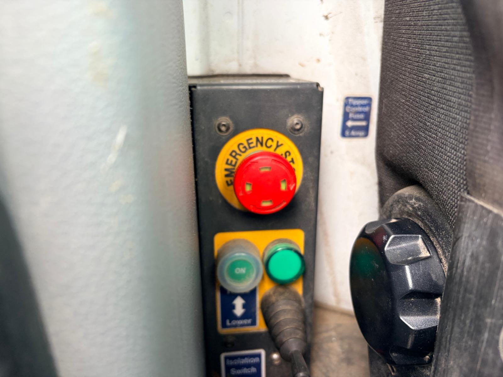 Ford Transit 2.0 350 EcoBlue Tipper 2dr Diesel Manual RWD L2 H1 Euro 6 (DRW) (130 ps)