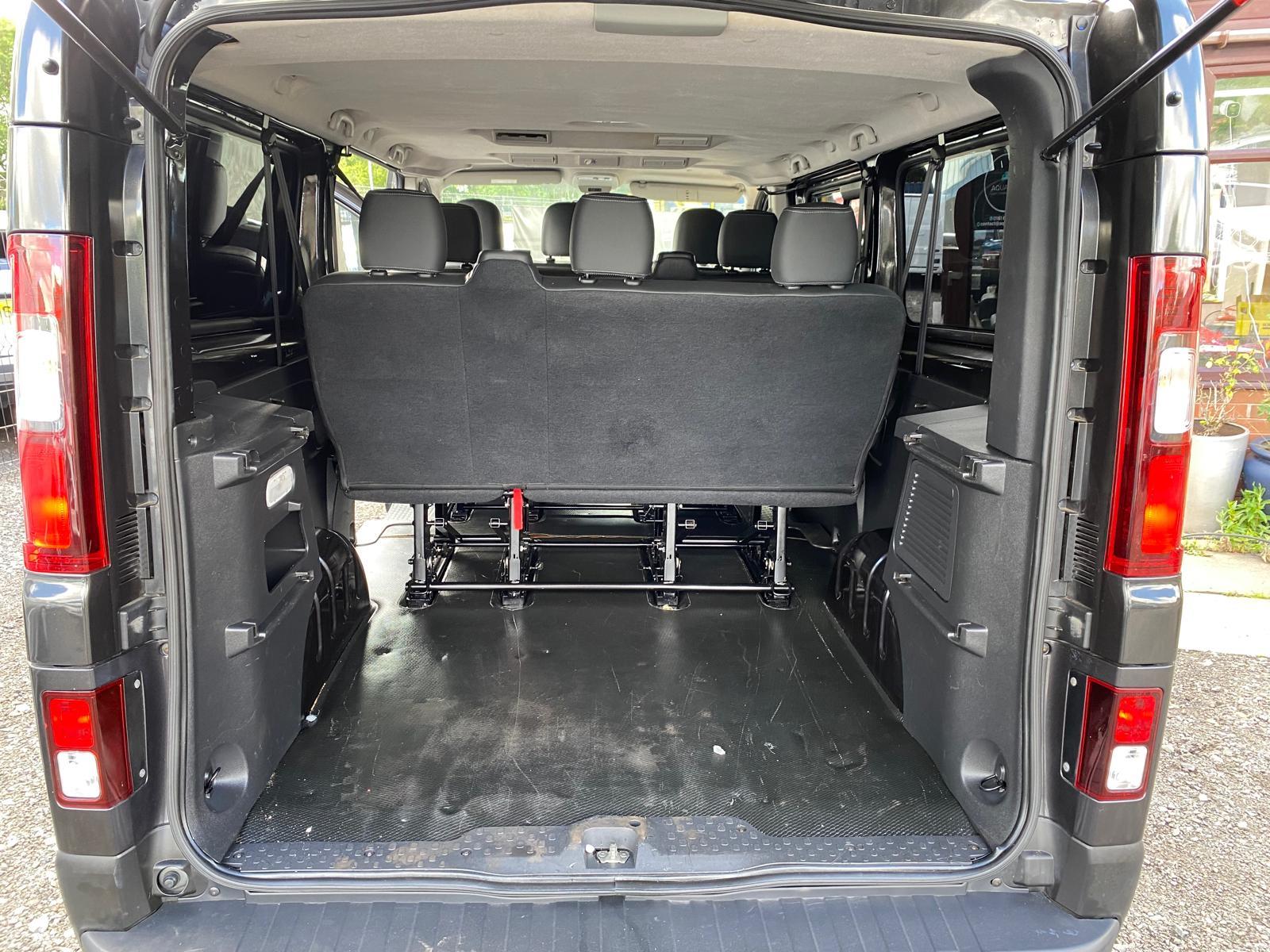 Renault Trafic 2.0 dCi ENERGY 30 Sport Nav Minibus Double Cab 5dr Diesel EDC LWB Euro 6 (s/s) (9 Seat) (170 ps)