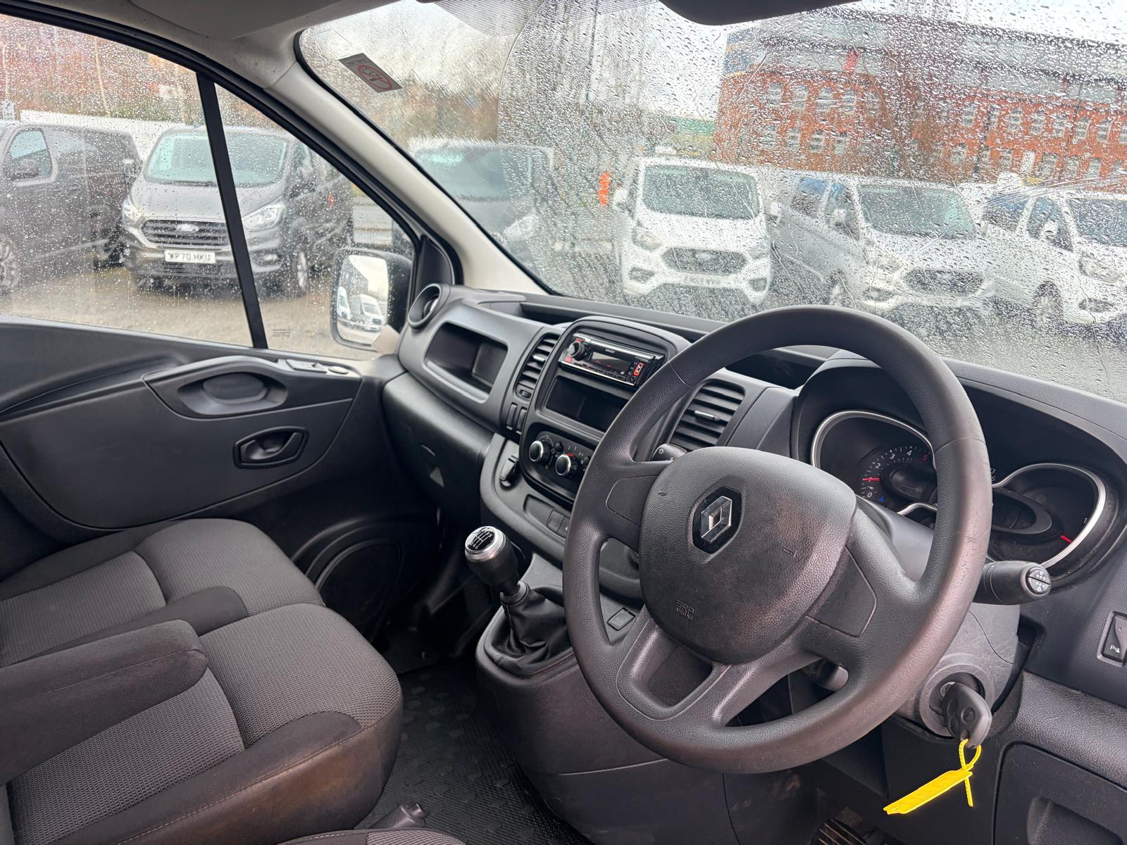 Renault Trafic 2.0 dCi ENERGY 30 Business+ Panel Van 5dr Diesel Manual LWB Standard Roof Euro 6 (s/s) (120 ps)