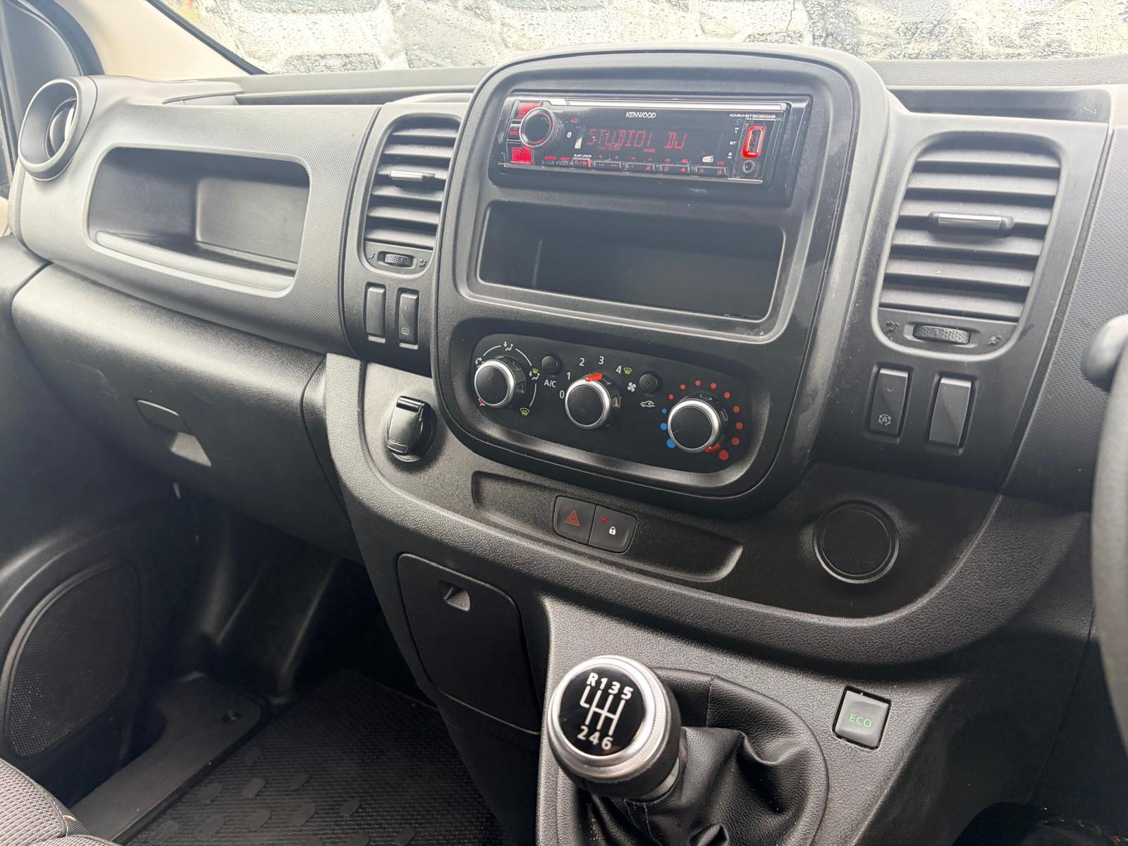 Renault Trafic 2.0 dCi ENERGY 30 Business+ Panel Van 5dr Diesel Manual LWB Standard Roof Euro 6 (s/s) (120 ps)