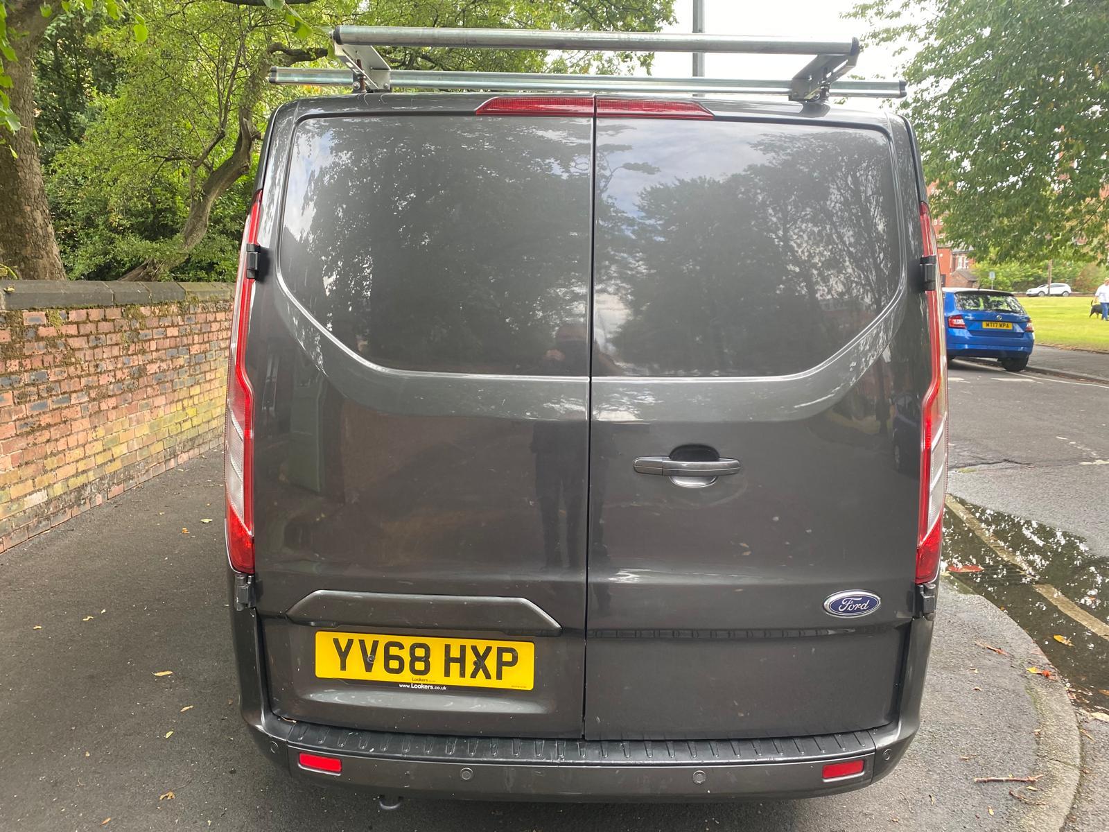 Ford Transit Custom 2.0 300 EcoBlue Limited Panel Van 5dr Diesel Manual L2 H1 Euro 6 (130 ps)