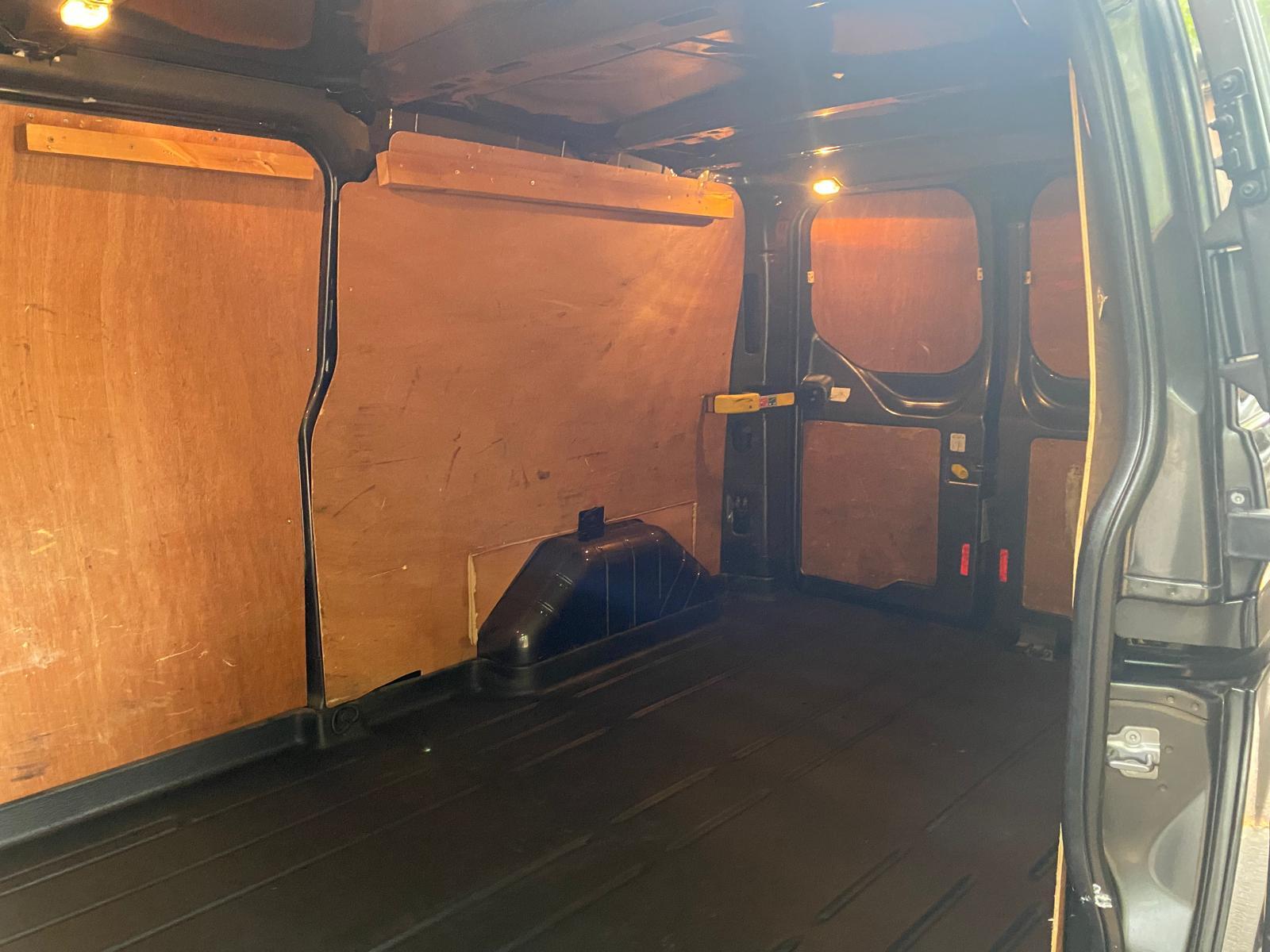 Ford Transit Custom 2.0 300 EcoBlue Limited Panel Van 5dr Diesel Manual L2 H1 Euro 6 (130 ps)
