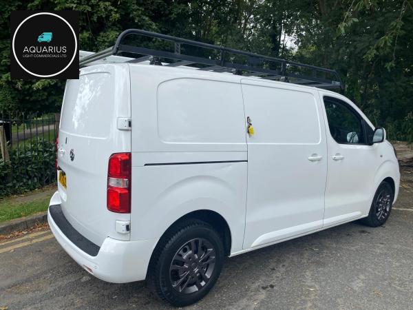 Vauxhall Vivaro 2.0 Turbo D 3100 Sportive Panel Van 5dr Diesel Manual L1 H1 Euro 6 (s/s) (120 ps)