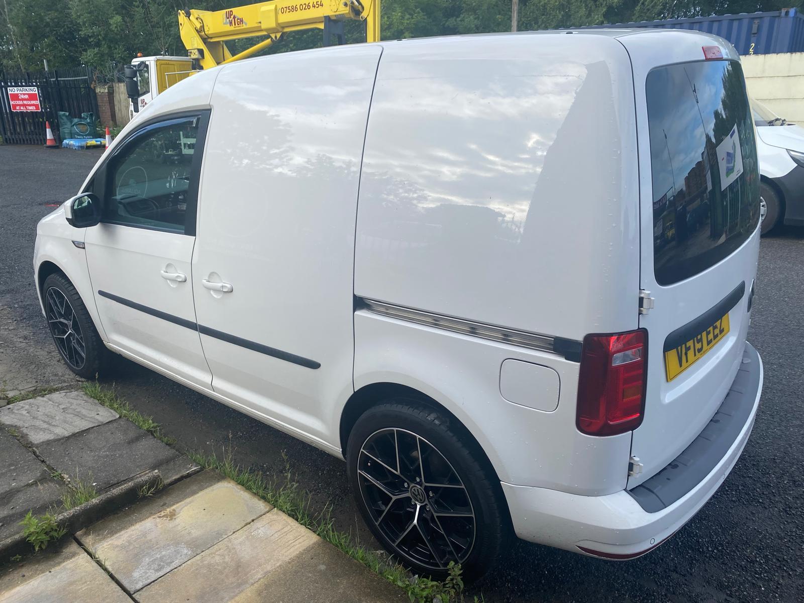 Volkswagen Caddy 2.0 TDI C20 BlueMotion Tech Trendline Panel Van 5dr Diesel Manual SWB Euro 6 (s/s) (102 ps)