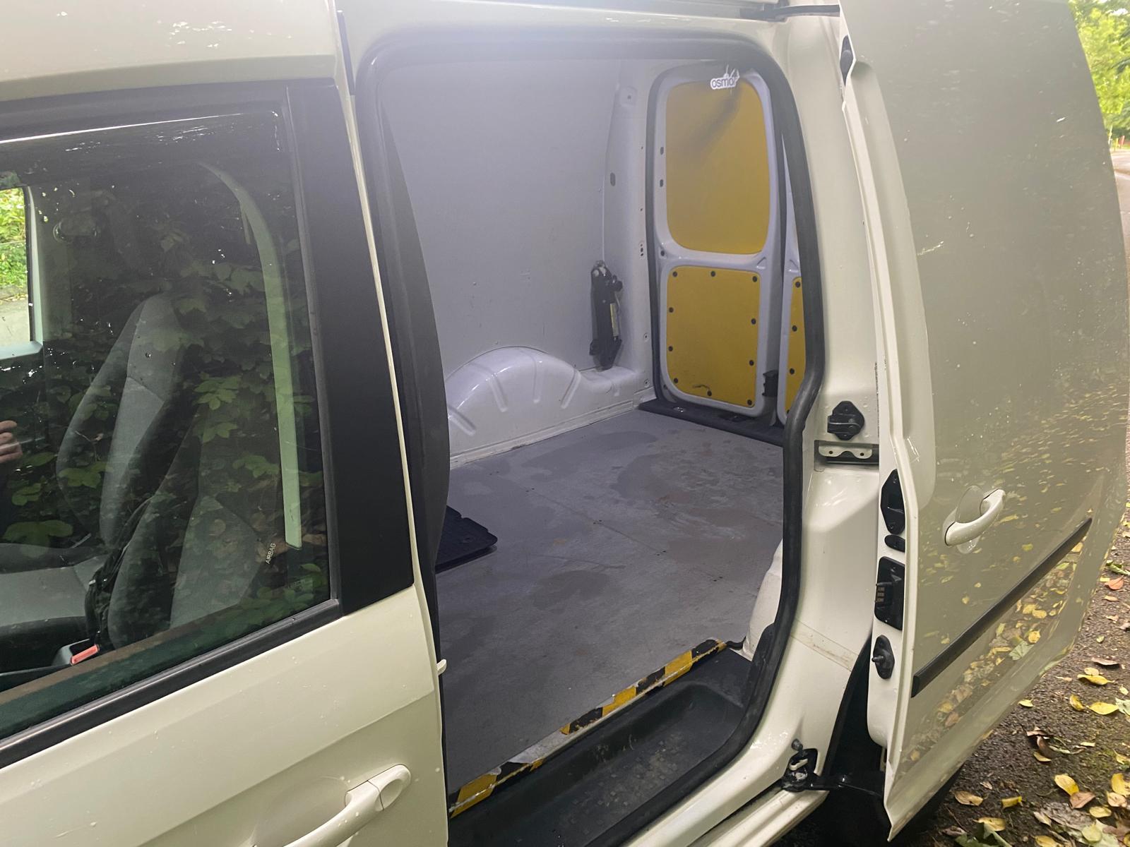 Volkswagen Caddy 2.0 TDI C20 BlueMotion Tech Trendline Panel Van 5dr Diesel Manual SWB Euro 6 (s/s) (102 ps)