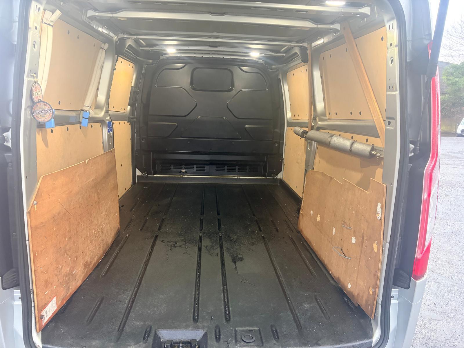 Ford Transit Custom 2.0 320 EcoBlue Sport Panel Van 5dr Diesel Auto L2 H1 Euro 6 (s/s) (185 ps)