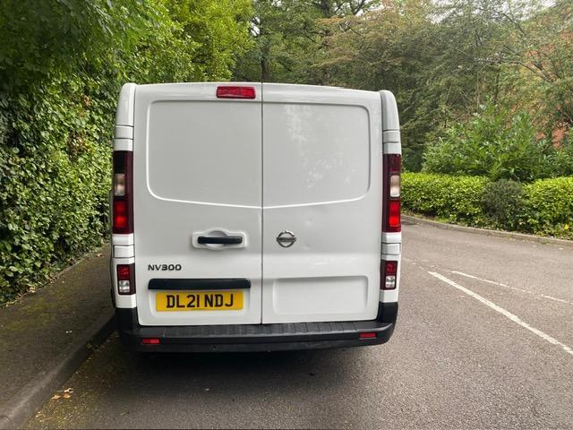 Nissan NV300 2.0 dCi 30 Acenta Panel Van 4dr Diesel Manual L2 H1 Euro 6 (120 ps)