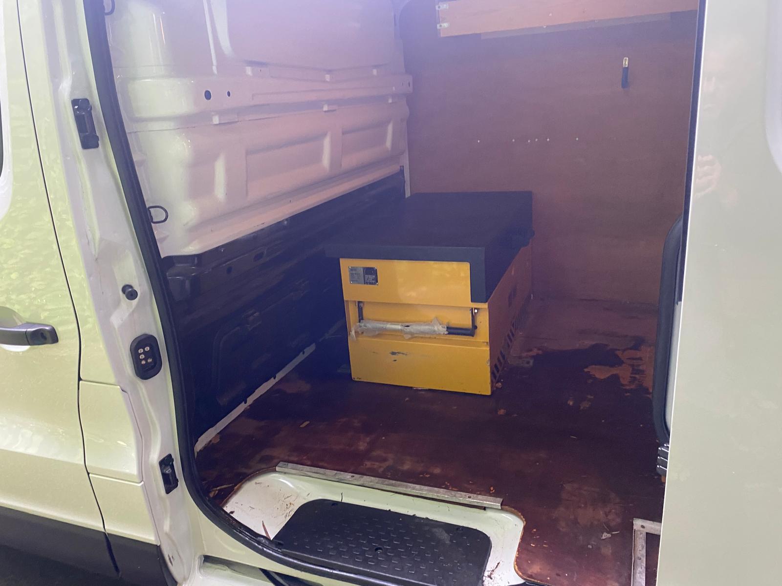 Nissan NV300 2.0 dCi 30 Acenta Panel Van 4dr Diesel Manual L2 H1 Euro 6 (120 ps)