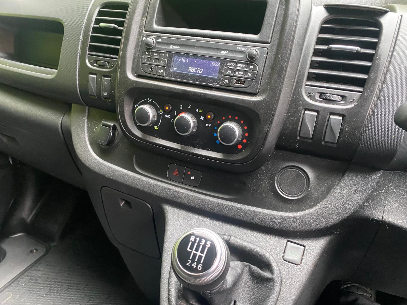 Nissan NV300 2.0 dCi 30 Acenta Panel Van 4dr Diesel Manual L2 H1 Euro 6 (120 ps)