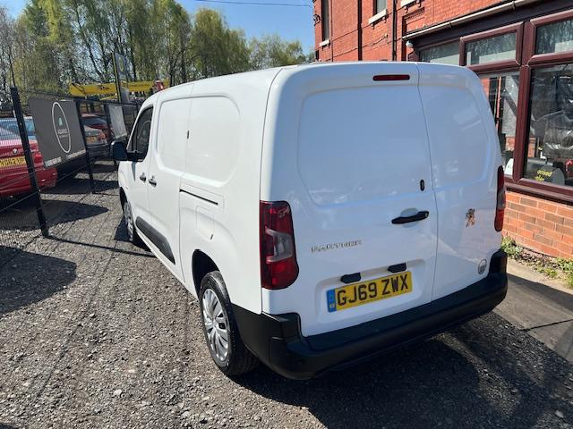 Peugeot Partner 1.5 BlueHDi 950 Professional Long Panel Van 6dr Diesel Manual LWB Euro 6 (100 bhp)
