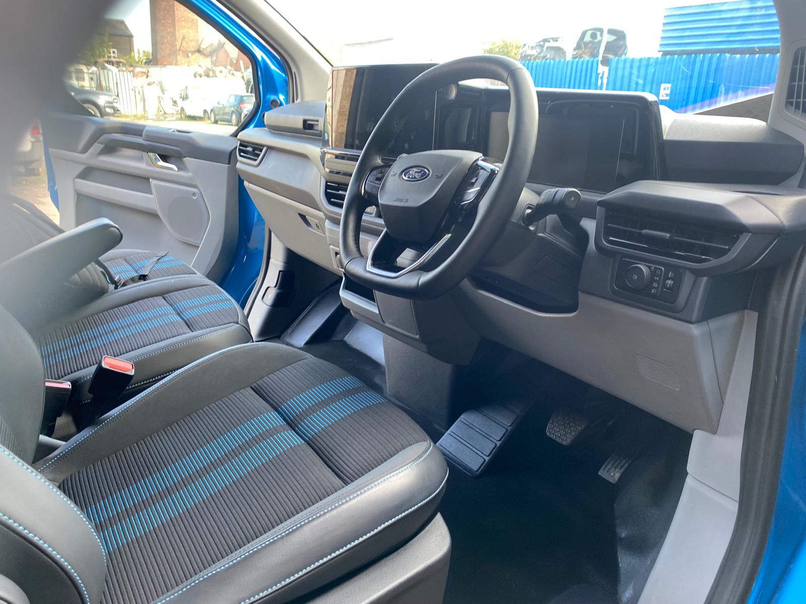 Ford E-Transit Custom 320 65kWh Sport Panel Van 5dr Electric Auto L1 H1 (218 ps)