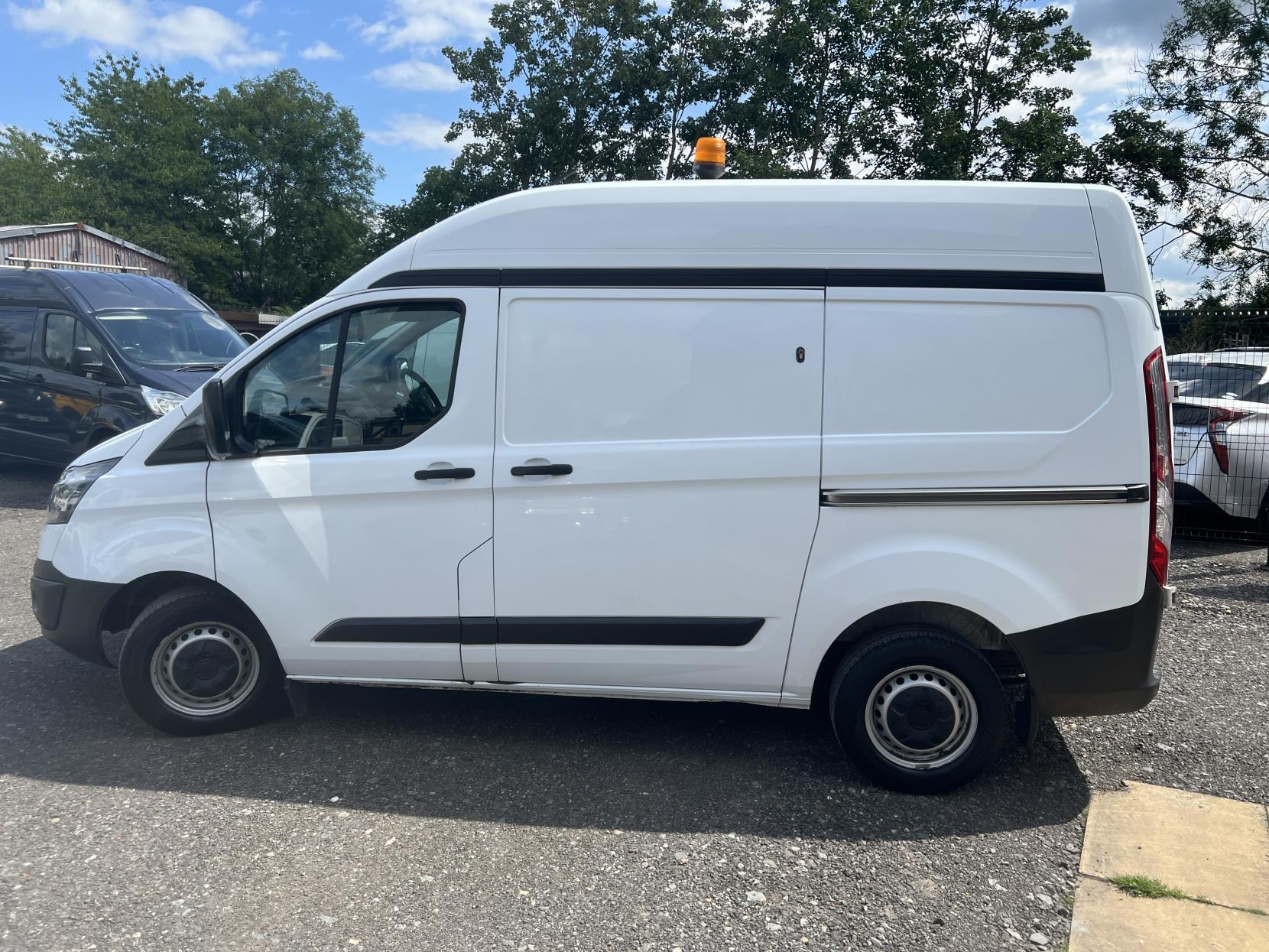 Ford Transit Custom 2.0 TDCi 290 Panel Van 5dr Diesel Manual L1 H2 (164 g/km, 104 bhp)