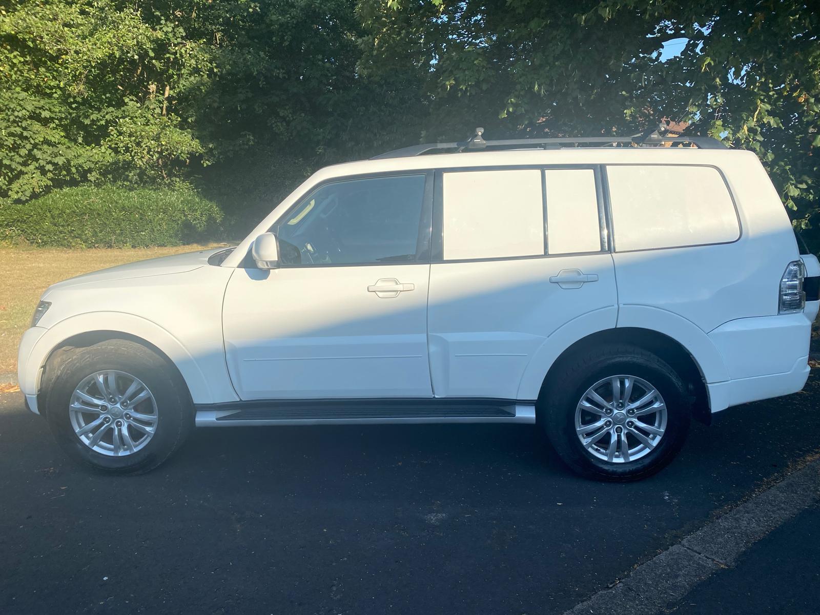 Mitsubishi Shogun 3.2 DI-DC SG2 SUV 5dr Diesel Auto 4WD LWB Euro 6 (187 ps)