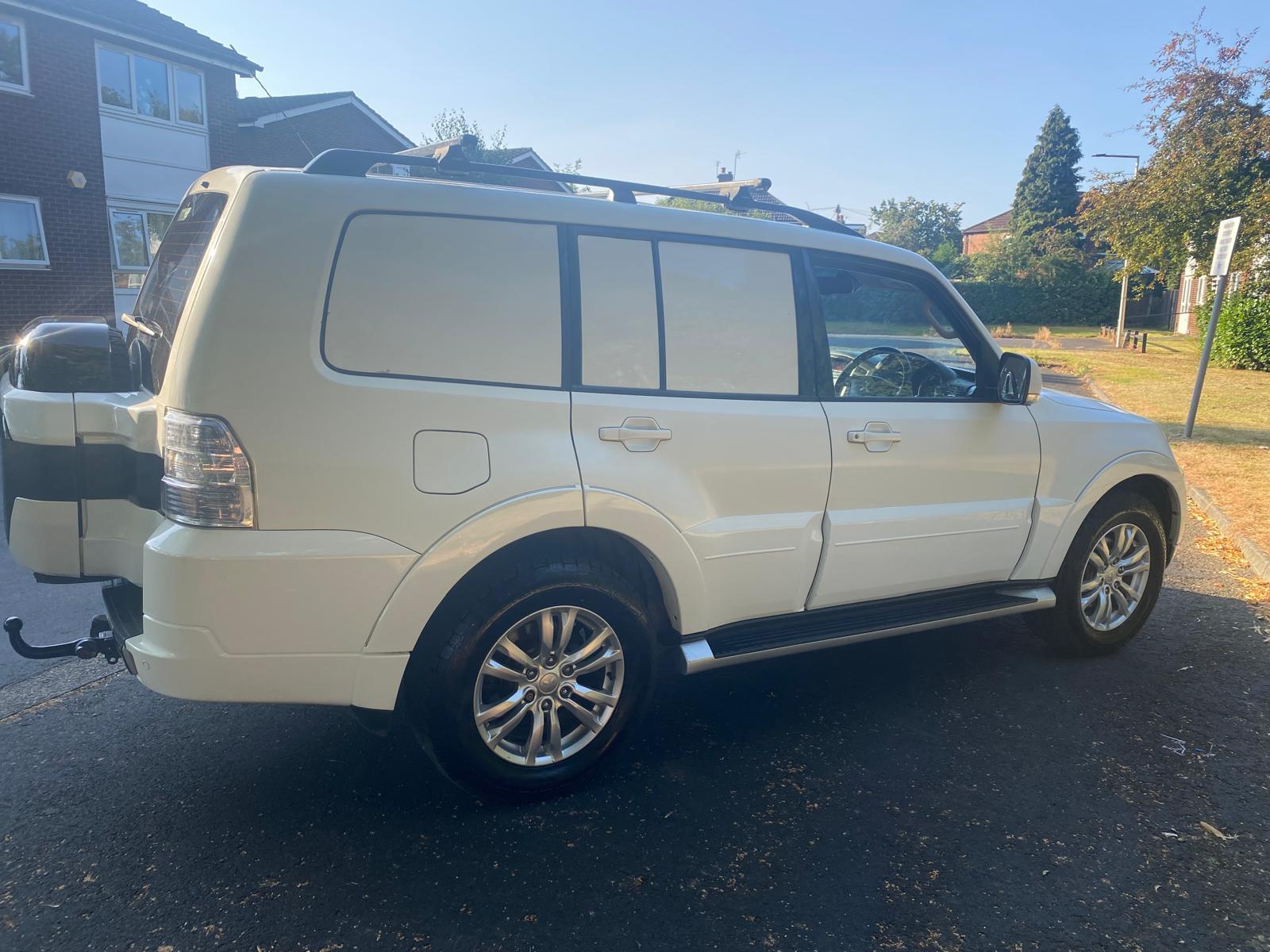 Mitsubishi Shogun 3.2 DI-DC SG2 SUV 5dr Diesel Auto 4WD LWB Euro 6 (187 ps)