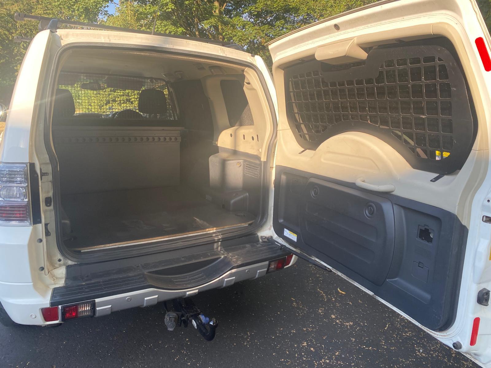 Mitsubishi Shogun 3.2 DI-DC SG2 SUV 5dr Diesel Auto 4WD LWB Euro 6 (187 ps)
