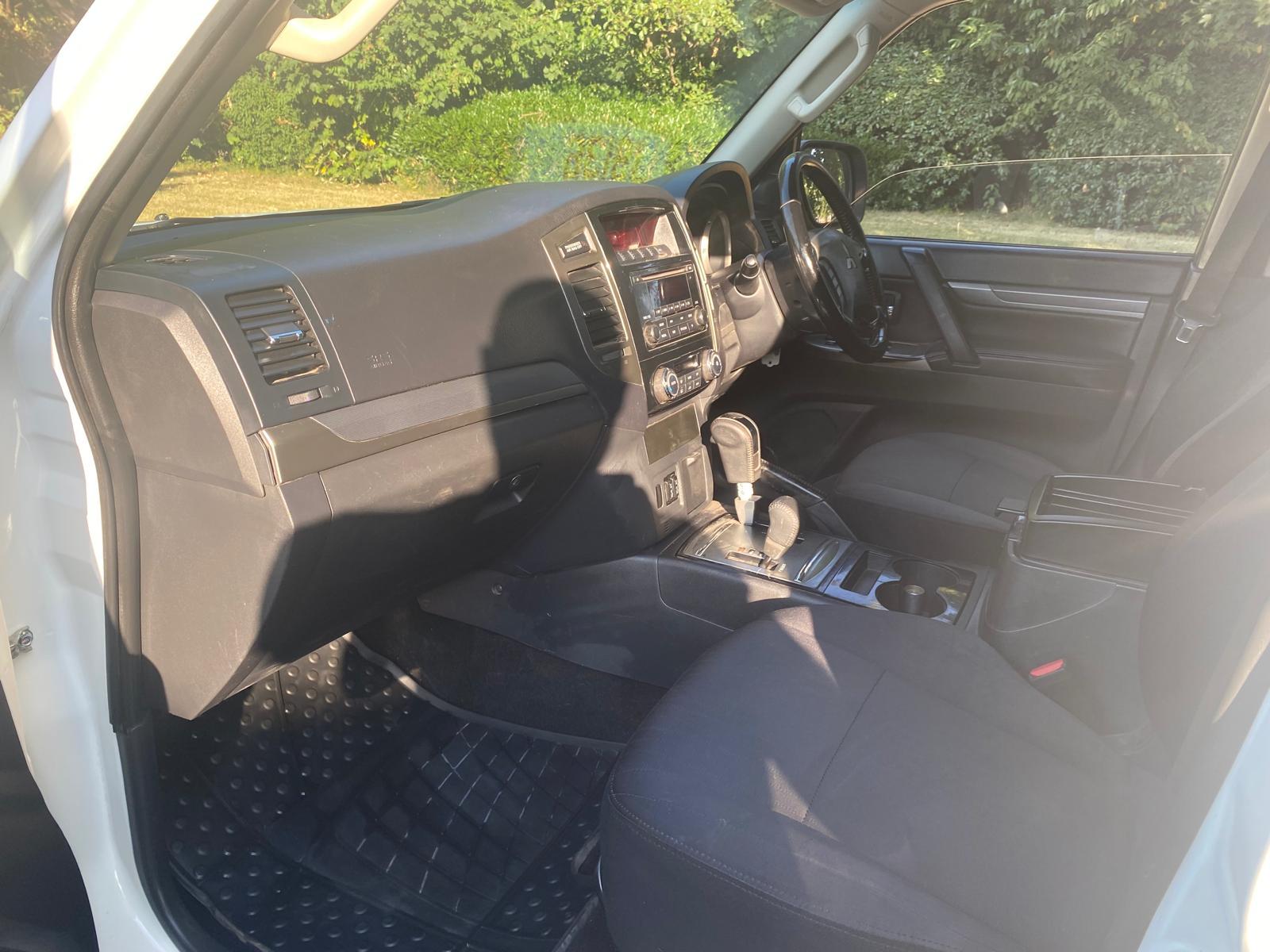 Mitsubishi Shogun 3.2 DI-DC SG2 SUV 5dr Diesel Auto 4WD LWB Euro 6 (187 ps)
