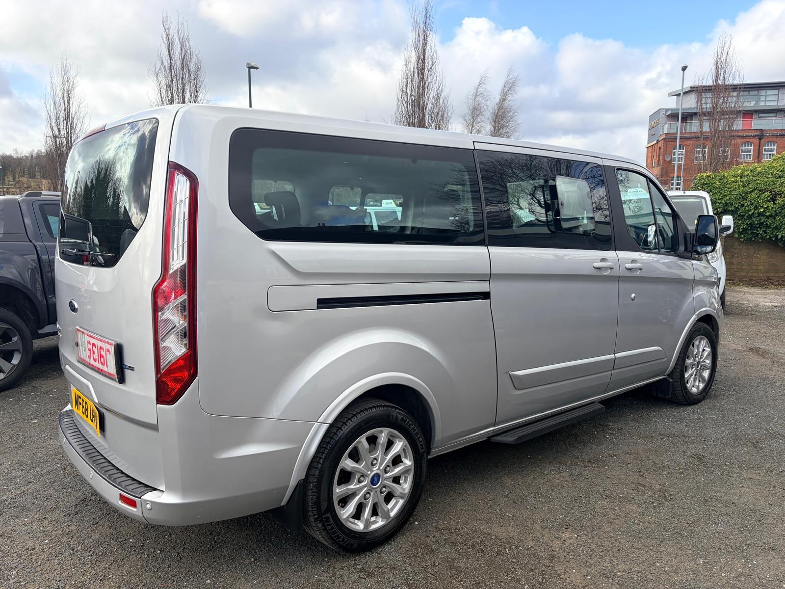 Ford Tourneo Custom 2.0 310 EcoBlue Titanium Minibus Double Cab 5dr Diesel Manual L2 Euro 6 (s/s) (130 ps)