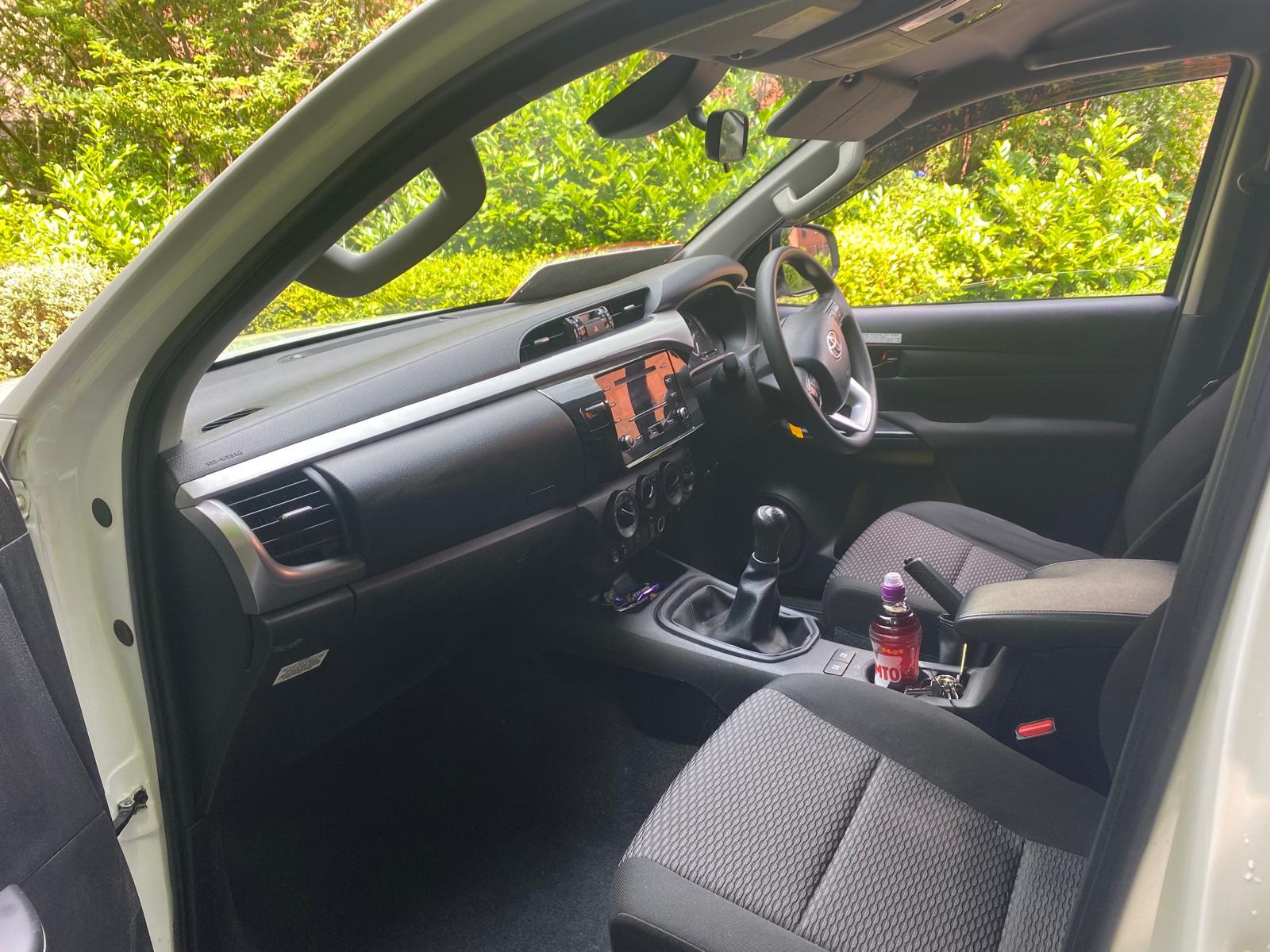 Toyota Hilux 2.4 D-4D Active Pickup Double Cab 4dr Diesel Manual 4WD Euro 6 (s/s) (150 ps)