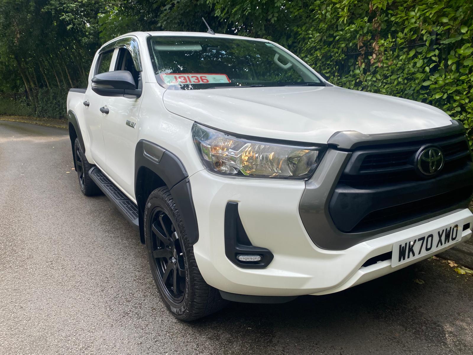 Toyota Hilux 2.4 D-4D Active Pickup Double Cab 4dr Diesel Manual 4WD Euro 6 (s/s) (150 ps)
