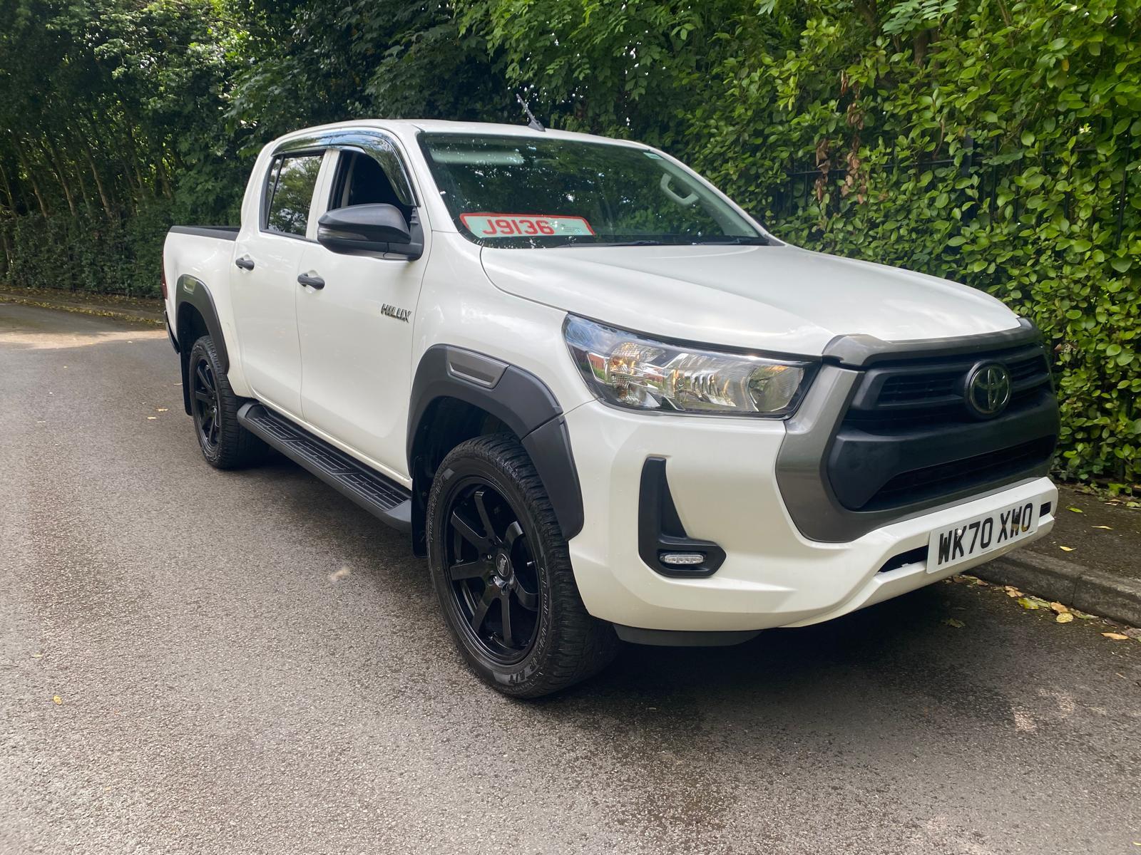 Toyota Hilux 2.4 D-4D Active Pickup Double Cab 4dr Diesel Manual 4WD Euro 6 (s/s) (150 ps)
