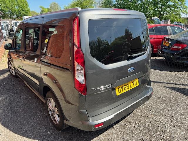 Ford Grand Tourneo Connect 1.5 EcoBlue Titanium MPV 5dr Diesel Auto Euro 6 (s/s) (120 ps)