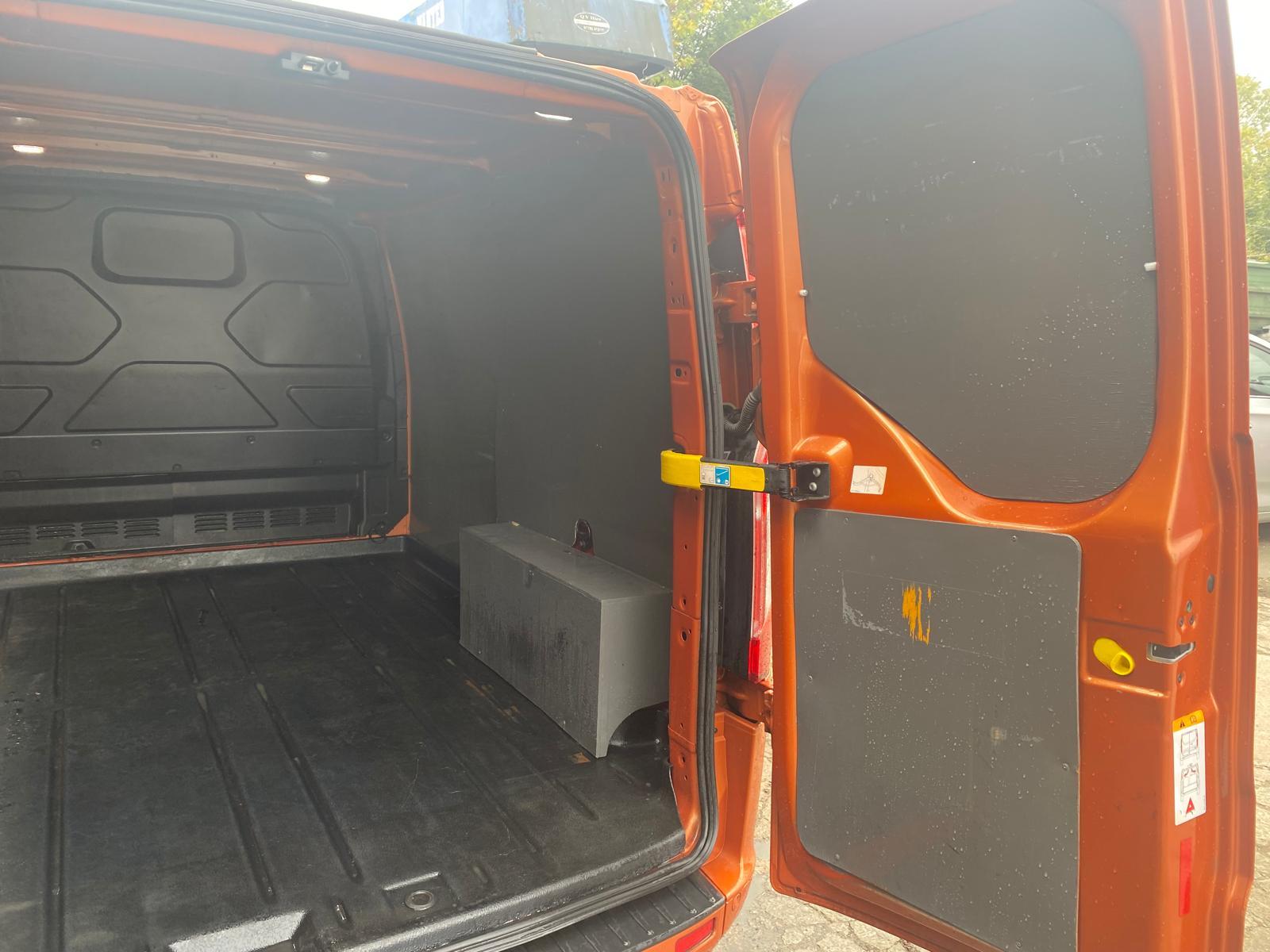 Ford Transit Custom 2.0 Sport Panel Van (2017 - 2022)
