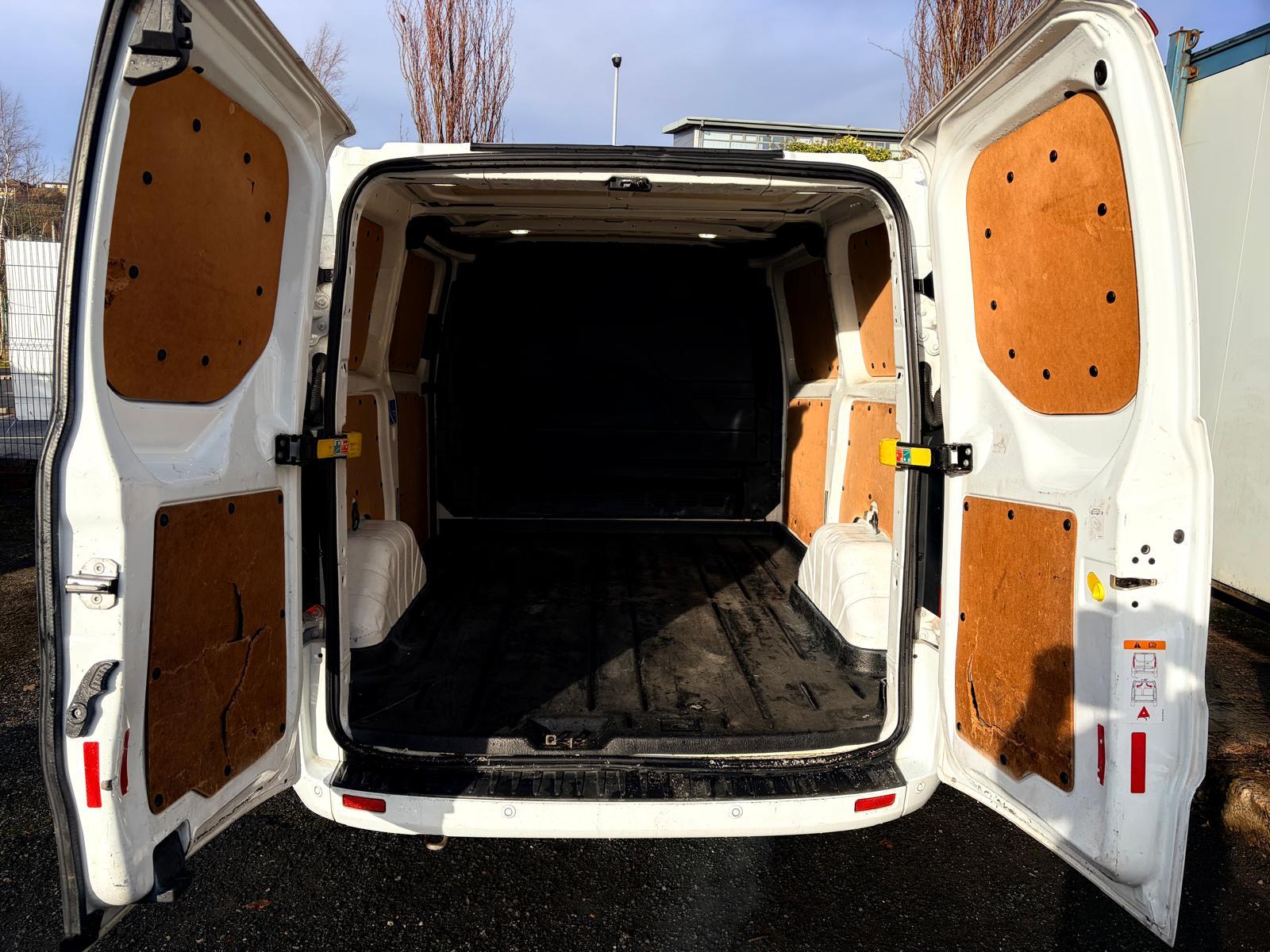 Ford Transit Custom 2.0 TDCi 290 Limited Panel Van 5dr Diesel Manual L1 H1 (163 g/km, 128 bhp)