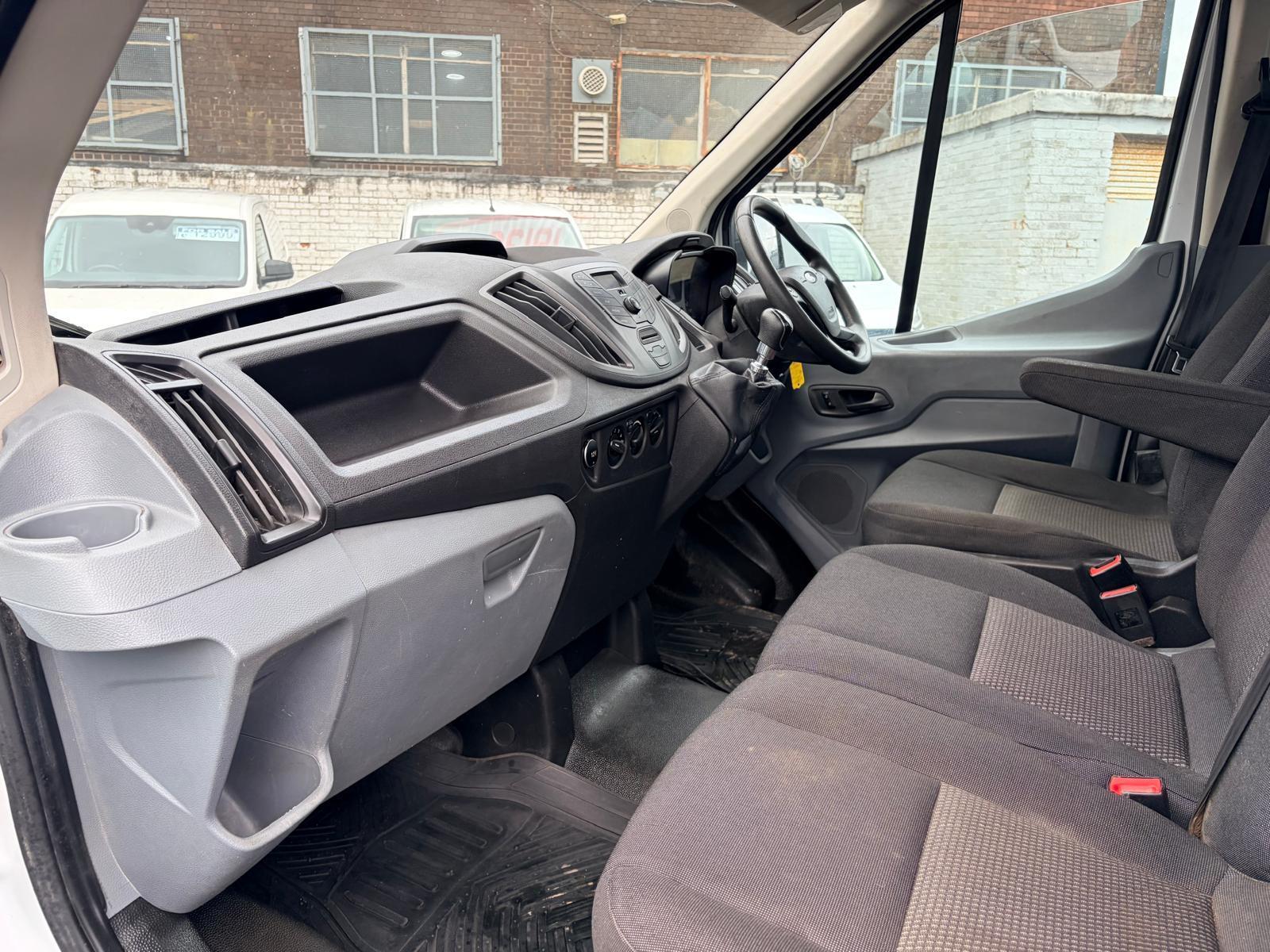 Ford Transit 2.0 350 EcoBlue Chassis Cab 2dr Diesel Manual RWD L4 H1 Euro 6 (130 ps)