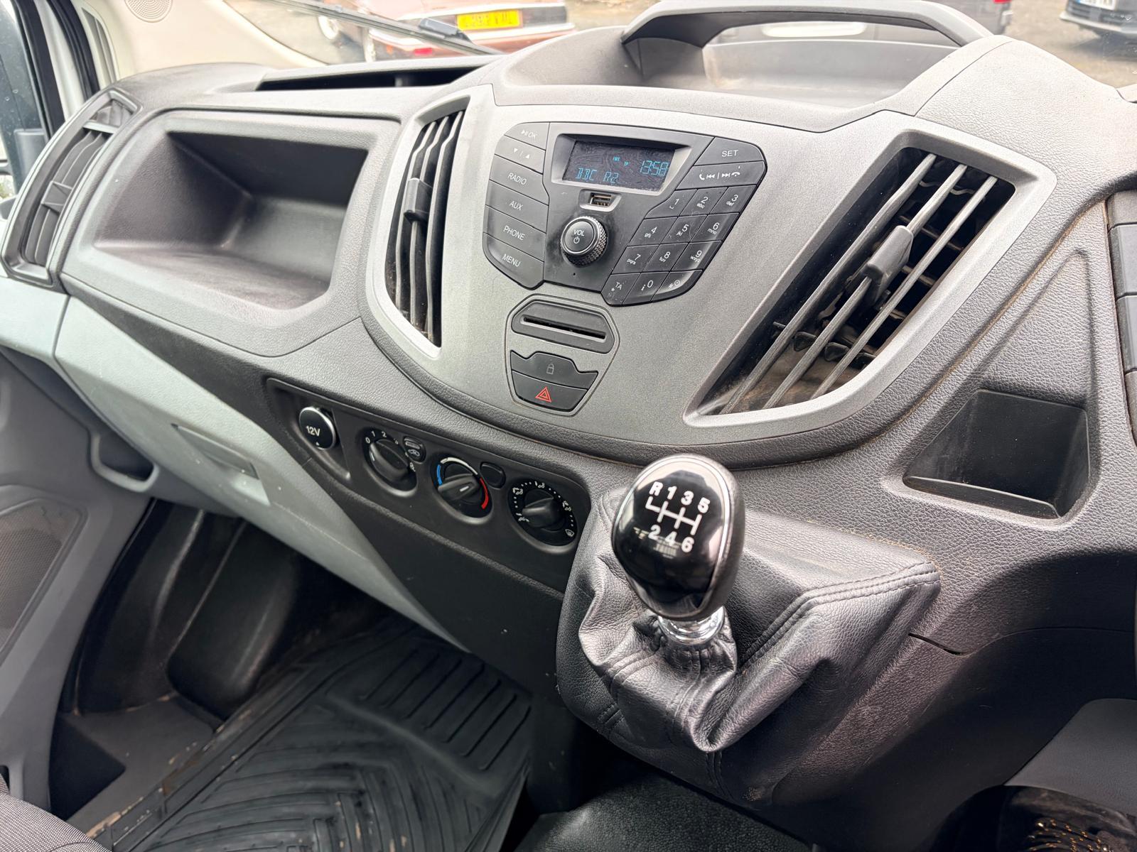 Ford Transit 2.0 350 EcoBlue Chassis Cab 2dr Diesel Manual RWD L4 H1 Euro 6 (130 ps)