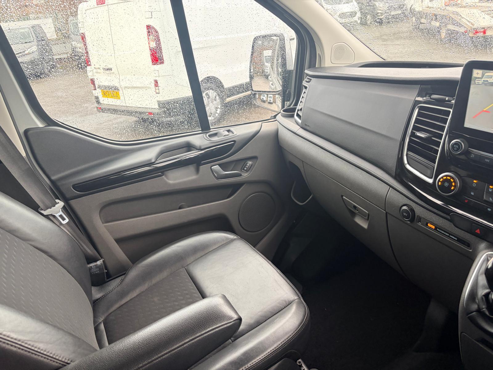 Ford Transit Custom 2.0 310 EcoBlue Sport Crew Van Double Cab 6dr Diesel Manual L2 H1 Euro 6 (5 Seat) (170 ps)