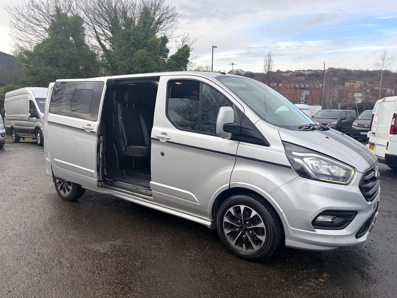 Ford Transit Custom 2.0 310 EcoBlue Sport Crew Van Double Cab 6dr Diesel Manual L2 H1 Euro 6 (5 Seat) (170 ps)