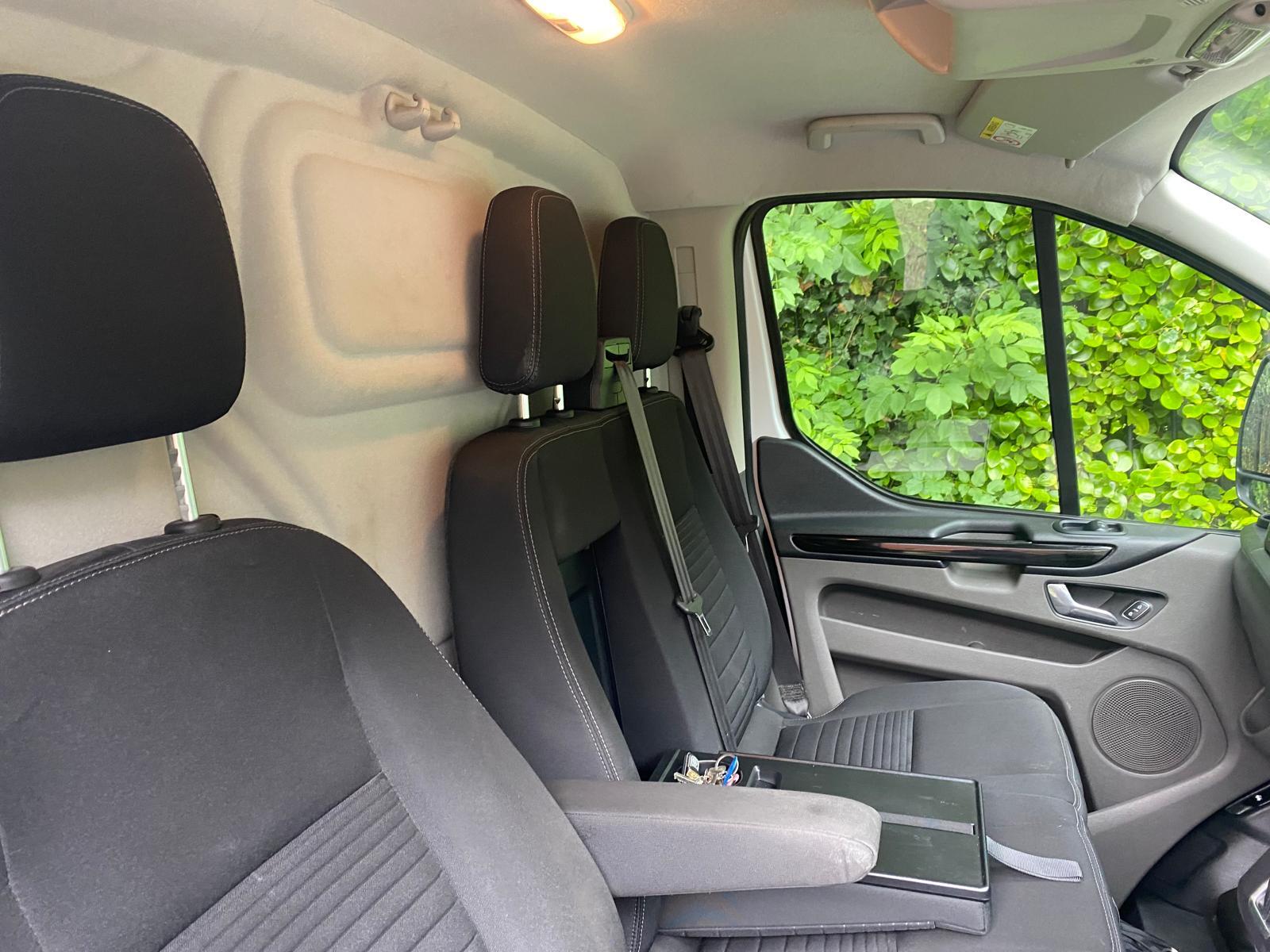 Ford Transit Custom 2.0 300 EcoBlue Limited Panel Van 5dr Diesel Auto L2 H1 Euro 6 (s/s) (130 ps)