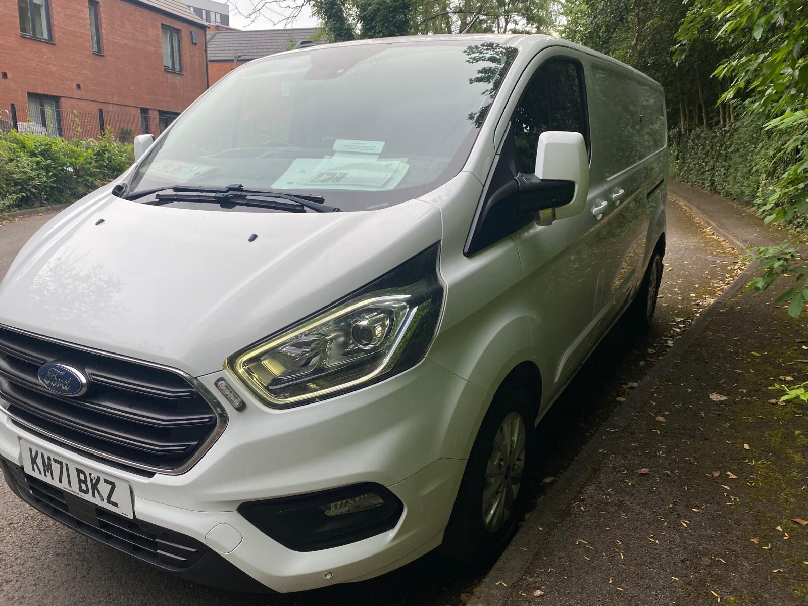 Ford Transit Custom 2.0 300 EcoBlue Limited Panel Van 5dr Diesel Auto L2 H1 Euro 6 (s/s) (130 ps)