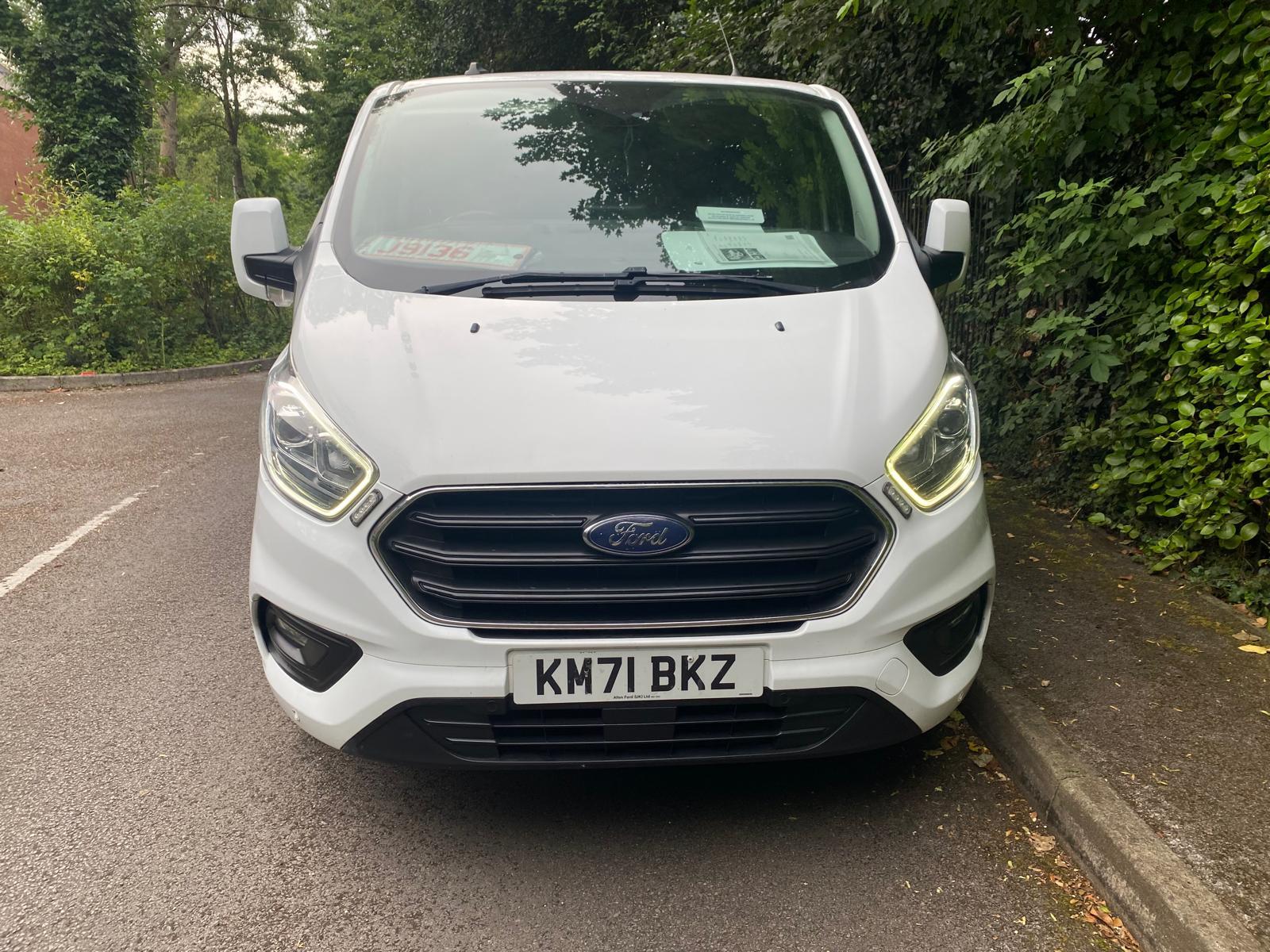Ford Transit Custom 2.0 300 EcoBlue Limited Panel Van 5dr Diesel Auto L2 H1 Euro 6 (s/s) (130 ps)