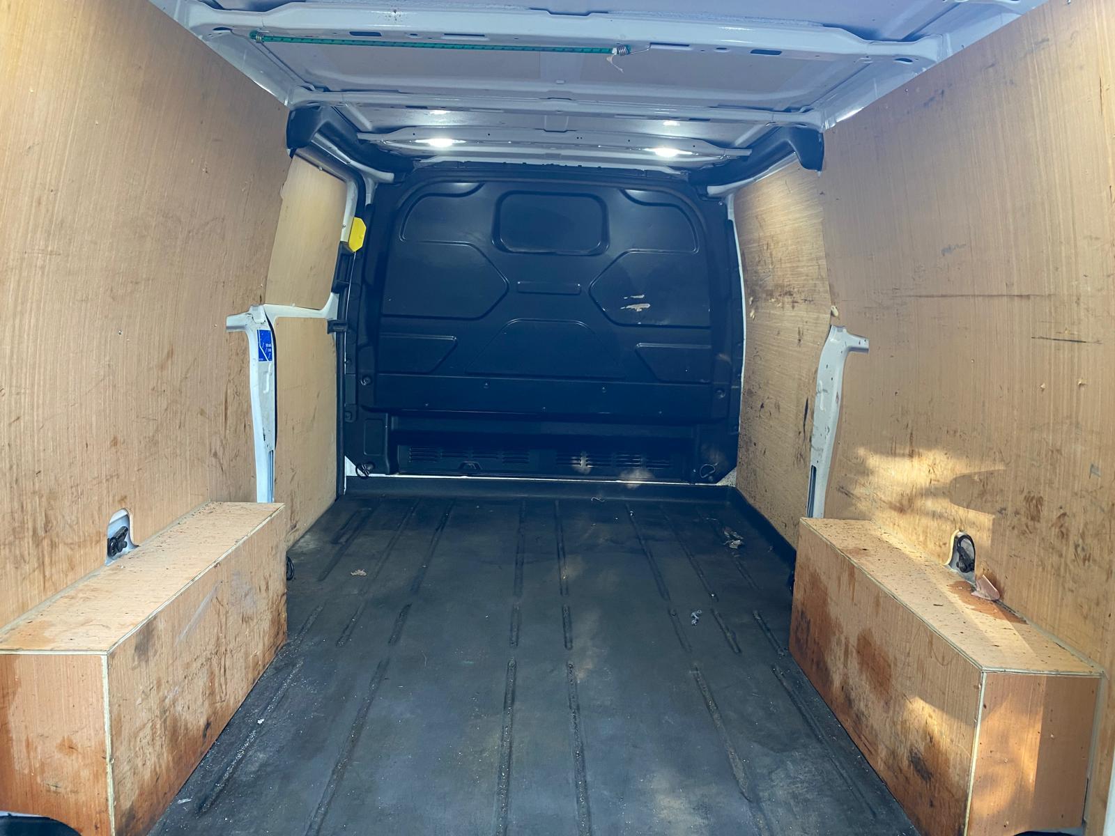 Ford Transit Custom 2.0 300 EcoBlue Limited Panel Van 5dr Diesel Auto L2 H1 Euro 6 (s/s) (130 ps)