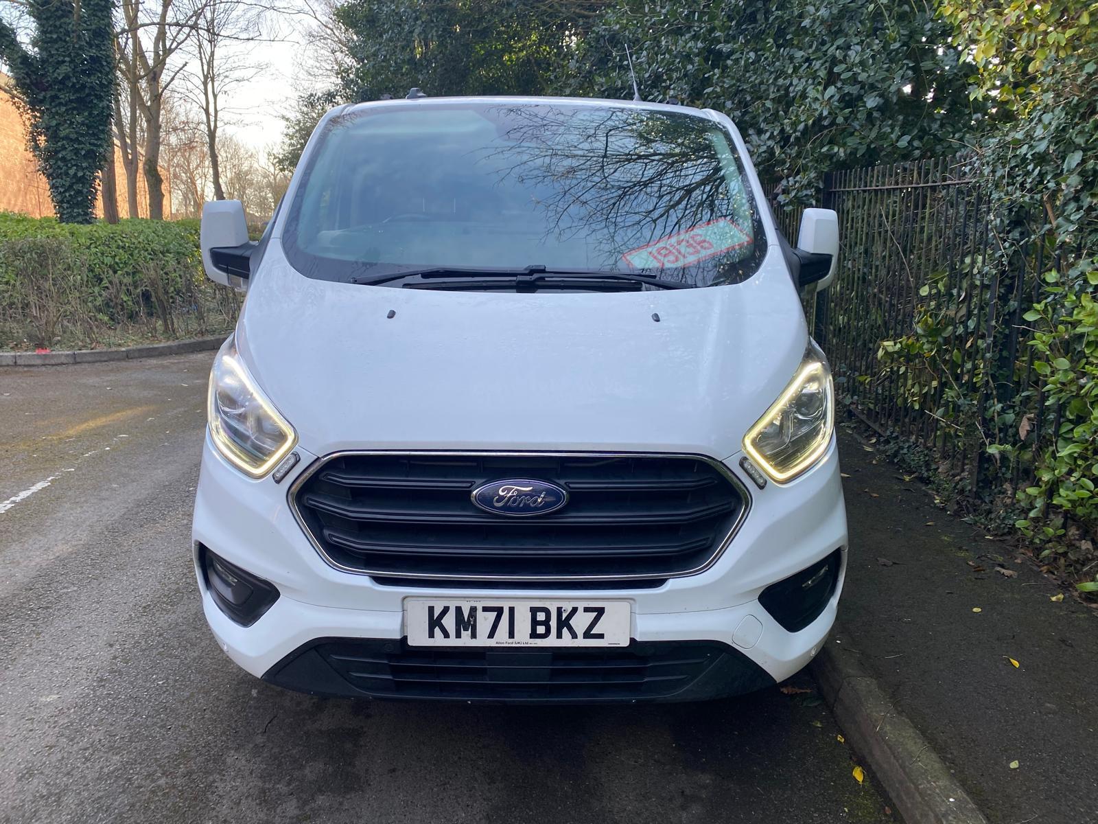 Ford Transit Custom 2.0 300 EcoBlue Limited Panel Van 5dr Diesel Auto L2 H1 Euro 6 (s/s) (130 ps)
