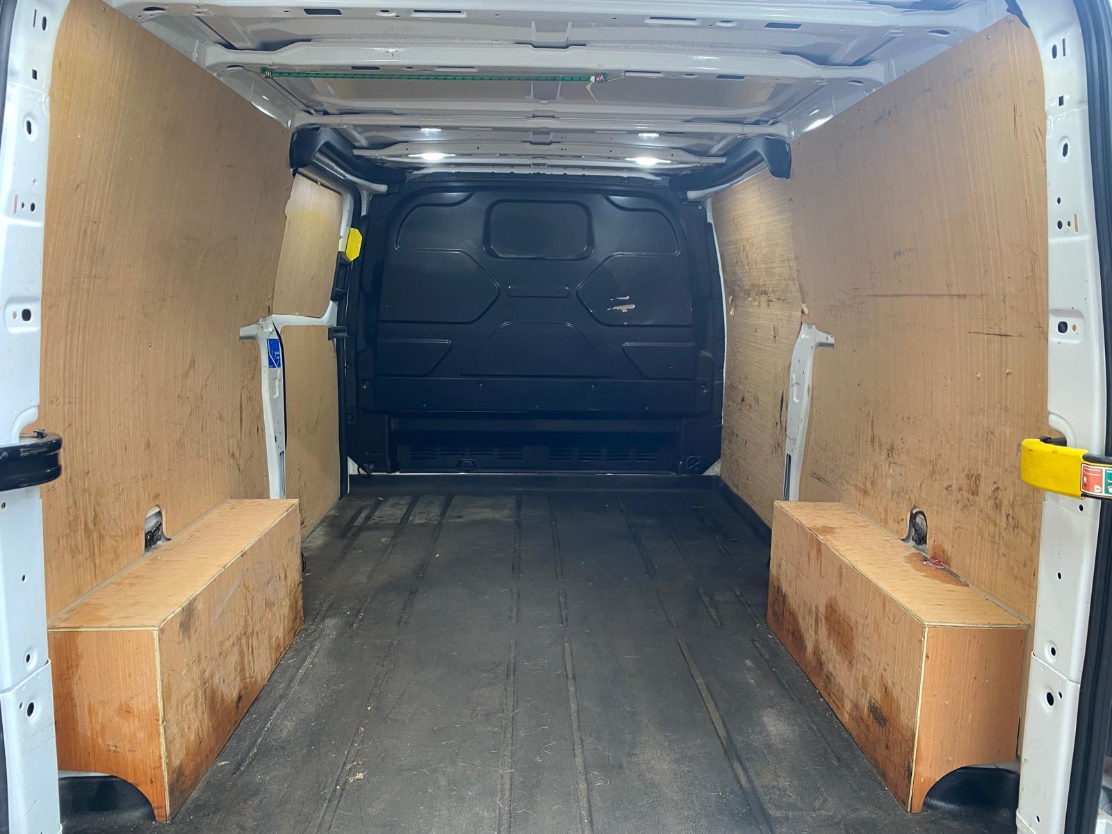 Ford Transit Custom 2.0 300 EcoBlue Limited Panel Van 5dr Diesel Auto L2 H1 Euro 6 (s/s) (130 ps)