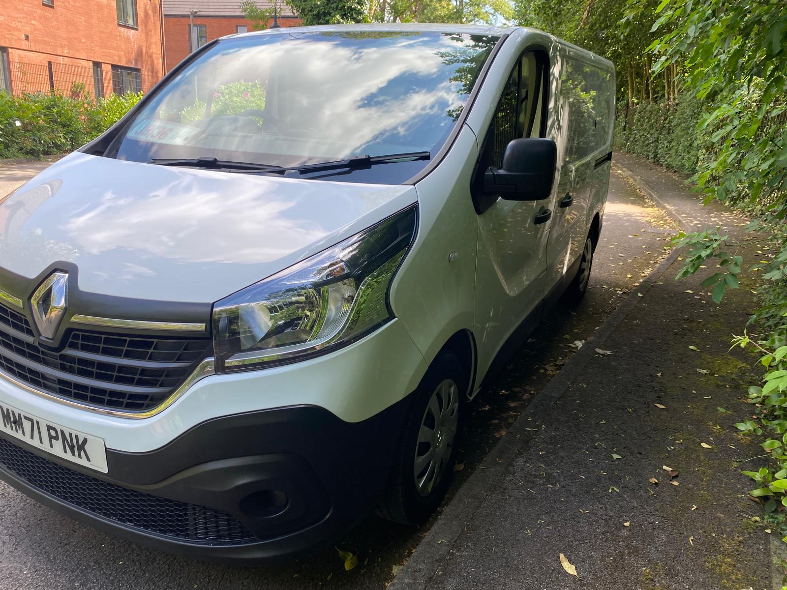 Renault Trafic 2.0 dCi ENERGY 28 Business Panel Van 5dr Diesel Manual SWB Standard Roof Euro 6 (s/s) (120 ps)