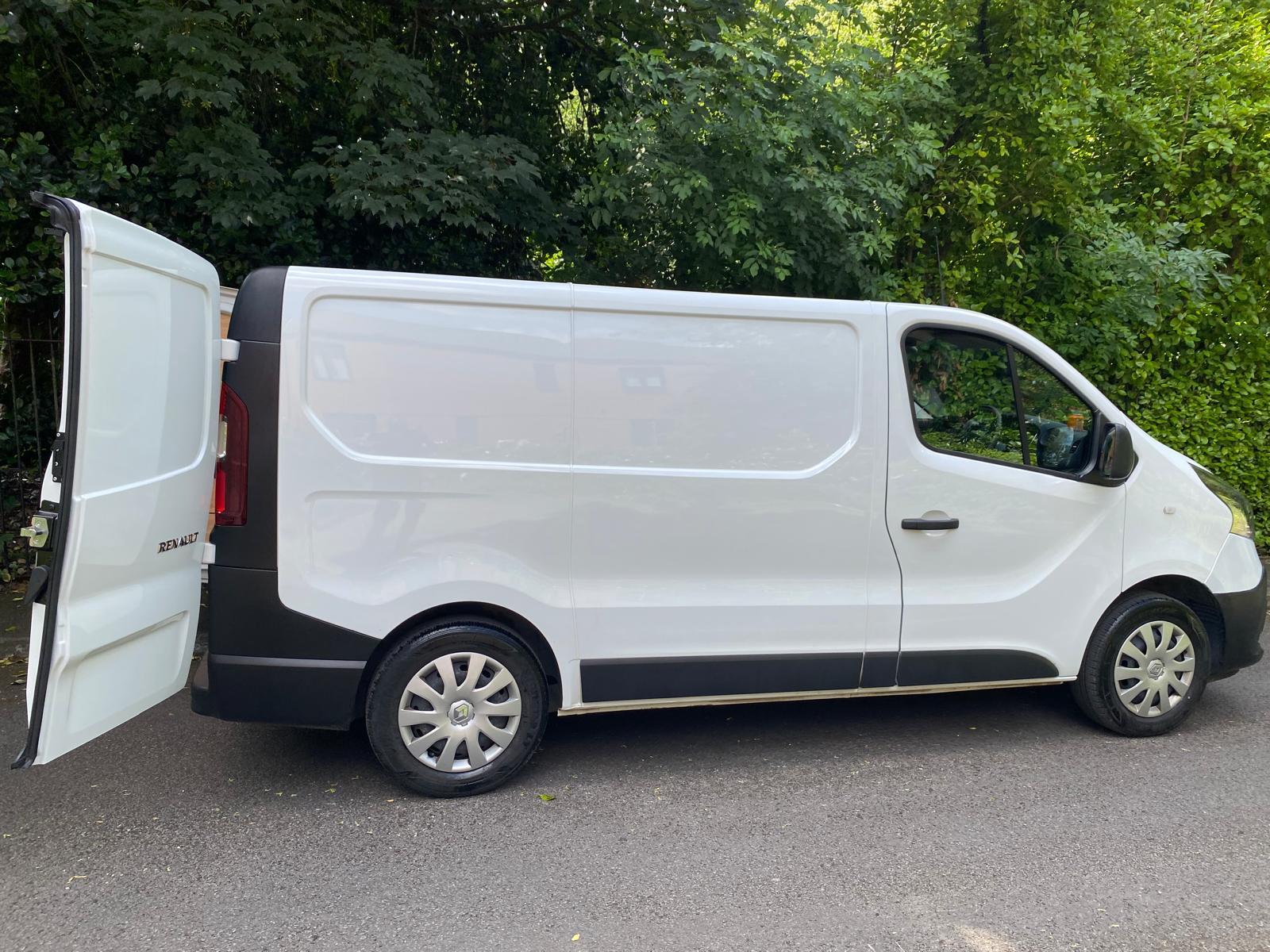 Renault Trafic 2.0 dCi ENERGY 28 Business Panel Van 5dr Diesel Manual SWB Standard Roof Euro 6 (s/s) (120 ps)