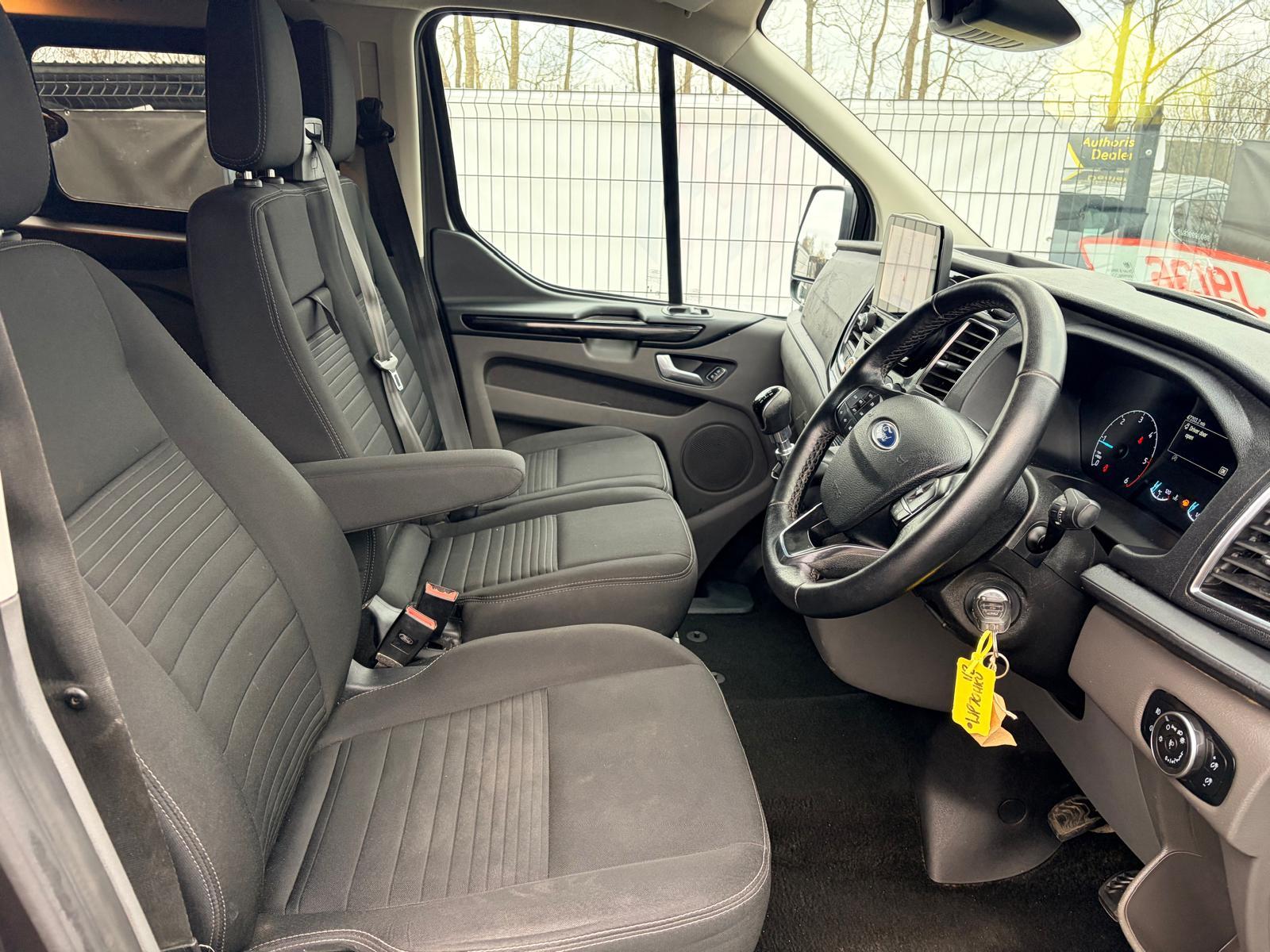 Ford Transit Custom 2.0 300 EcoBlue Limited Crew Van Double Cab 5dr Diesel Manual L1 H1 Euro 6 (s/s) (6 Seat) (170 ps)