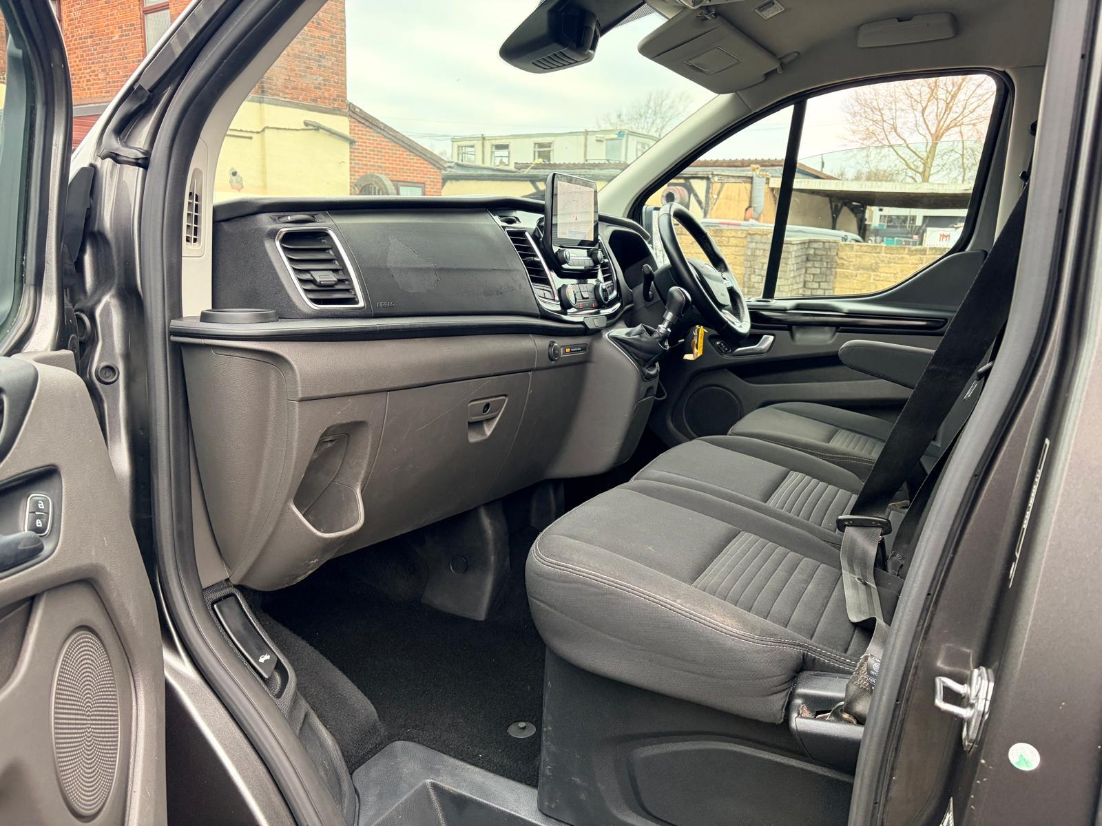 Ford Transit Custom 2.0 300 EcoBlue Limited Crew Van Double Cab 5dr Diesel Manual L1 H1 Euro 6 (s/s) (6 Seat) (170 ps)