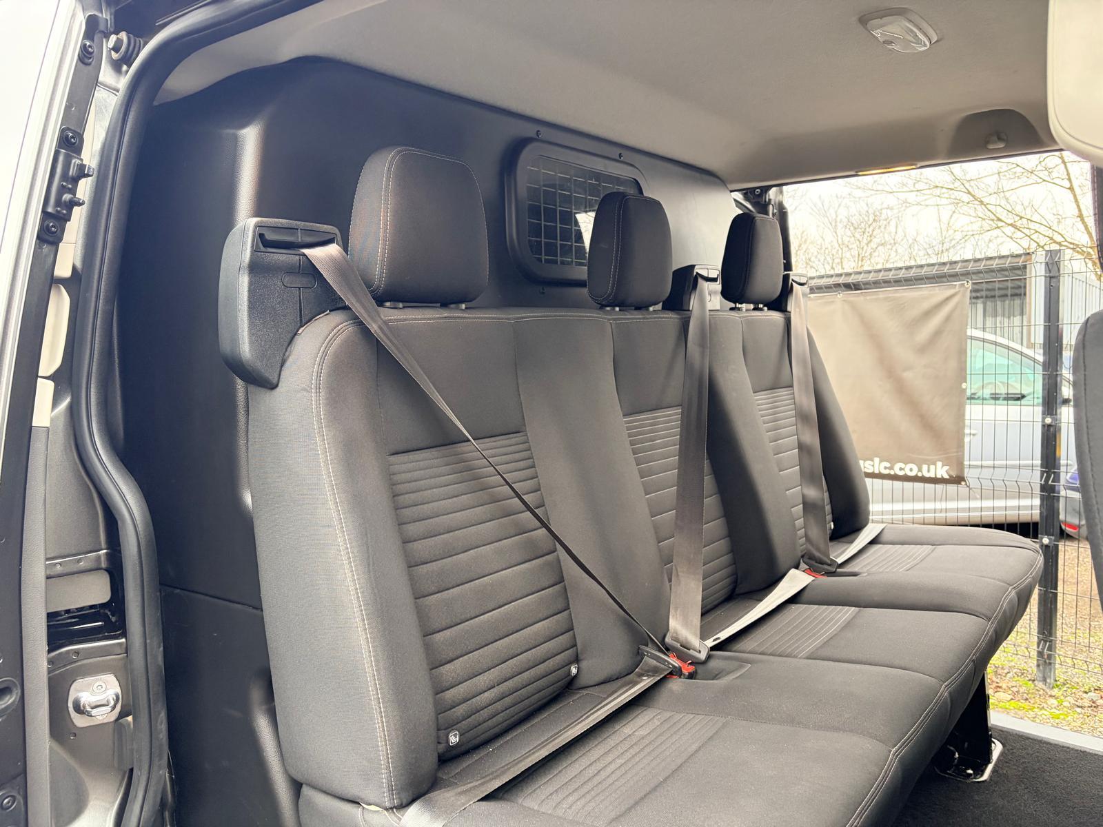 Ford Transit Custom 2.0 300 EcoBlue Limited Crew Van Double Cab 5dr Diesel Manual L1 H1 Euro 6 (s/s) (6 Seat) (170 ps)