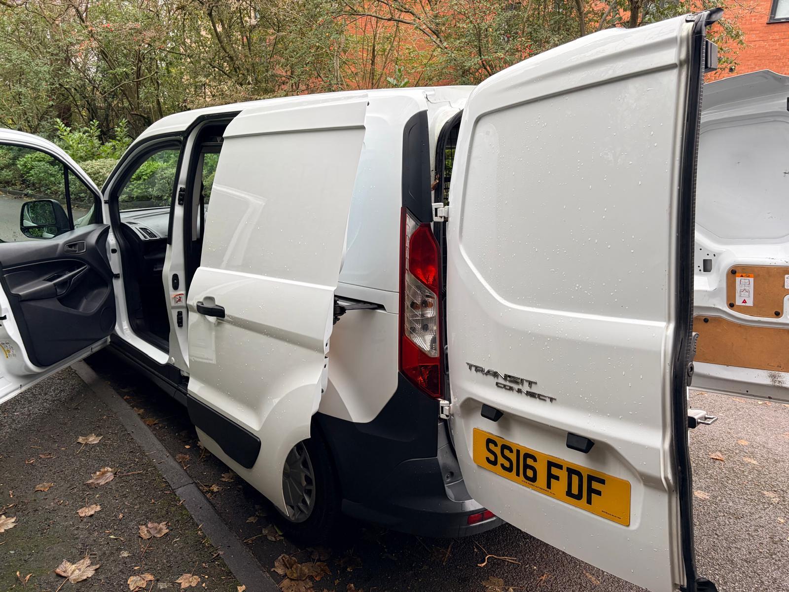 Ford Transit Connect 1.5 TDCi 220 Combi Van 6dr Diesel Manual L1 H1 (124 g/km, 74 bhp)